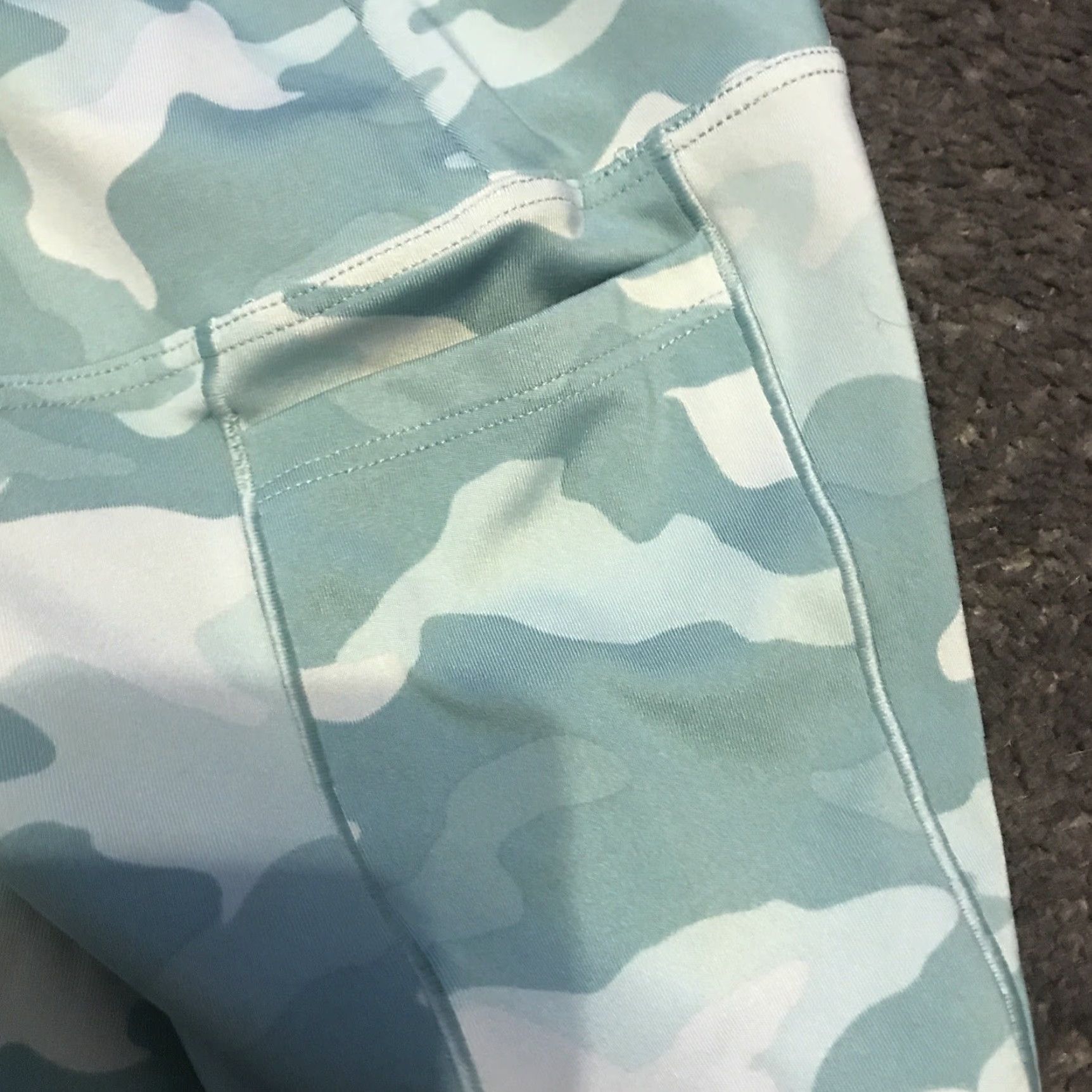 Victoria's Secret Victorias Secret PINK Leggings Womens L Activewear Multicolor Camouflage Compression Leg Size L Size 36" / US 14 / IT 50 - 4 Thumbnail