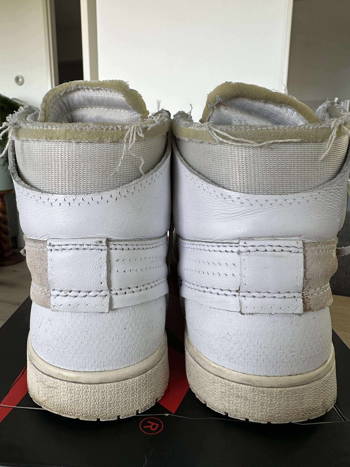 Jordan Brand × Off-White Jordan 1 x Off White EU Size US 7 / EU 40 - 12 Thumbnail