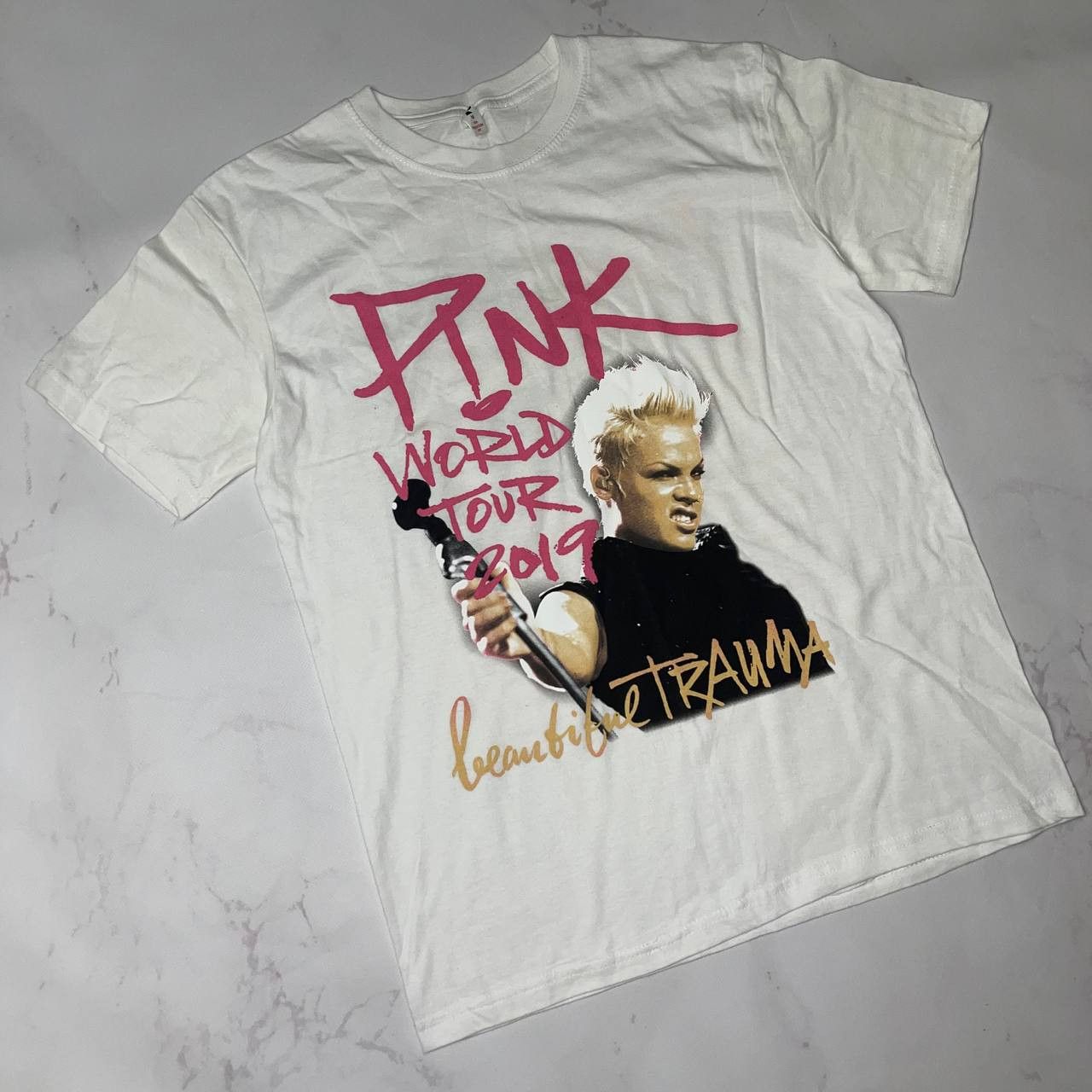Vintage Band Tees Pink Beautiful Trauma World Tour 2019 T-Shirt M Size US M / EU 48-50 / 2 - 3 Thumbnail