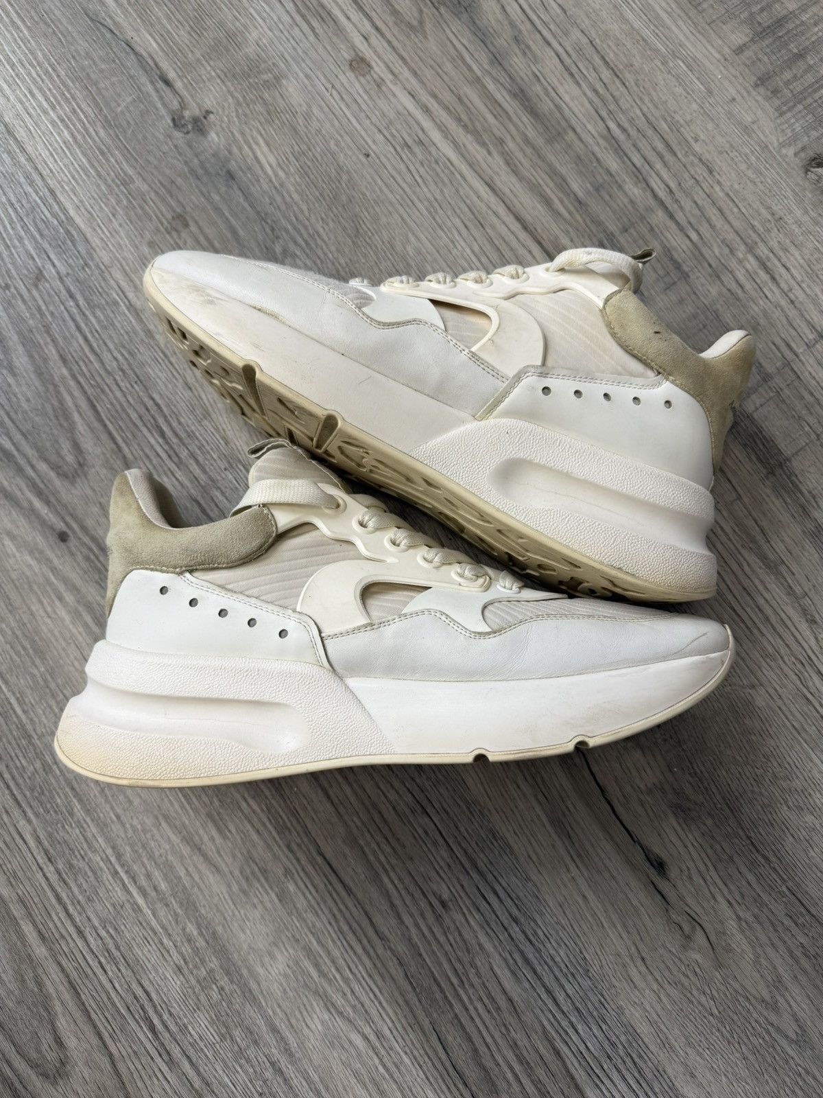 Alexander McQueen Alexander Mcqueen - Oversized Runner Sneakers (White) Size US 11 / EU 44 - 3 Thumbnail