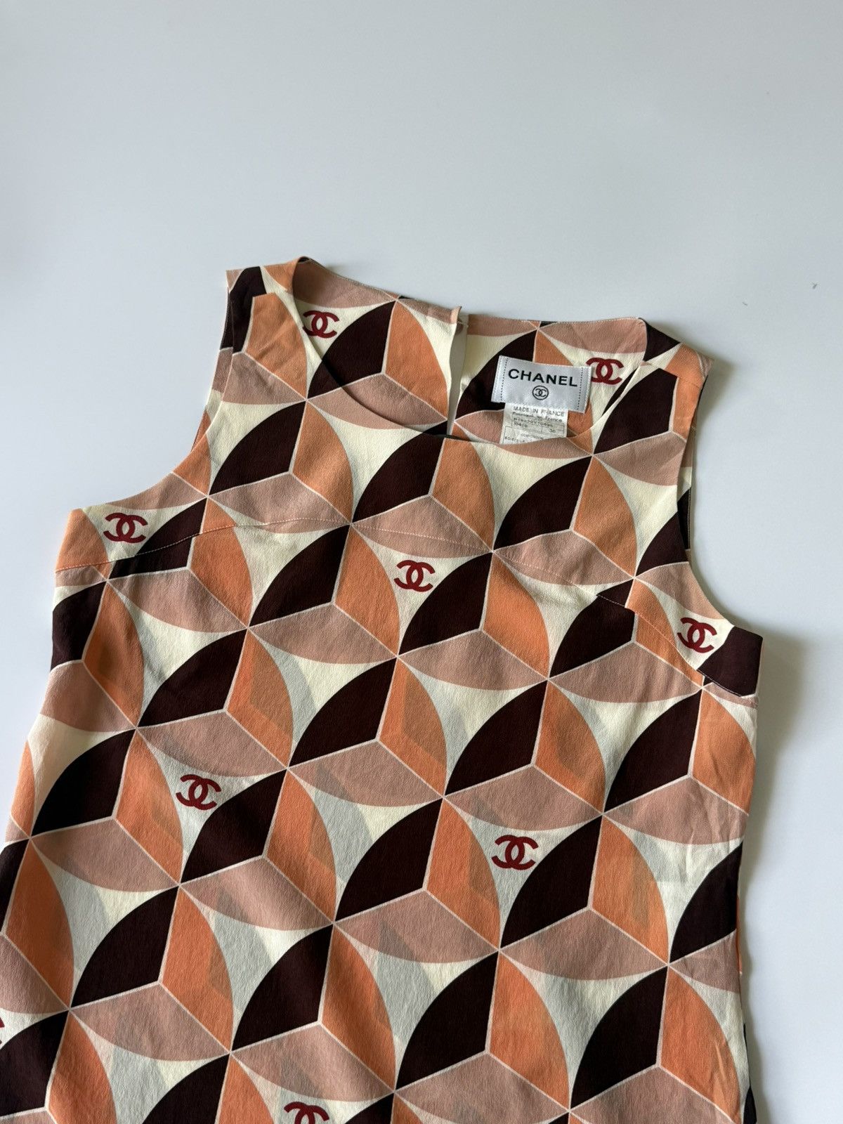 Chanel Vintage Chanel Orange Geometric Print Sleeveless Blouse Size XS / US 0-2 / IT 36-38 - 3 Thumbnail