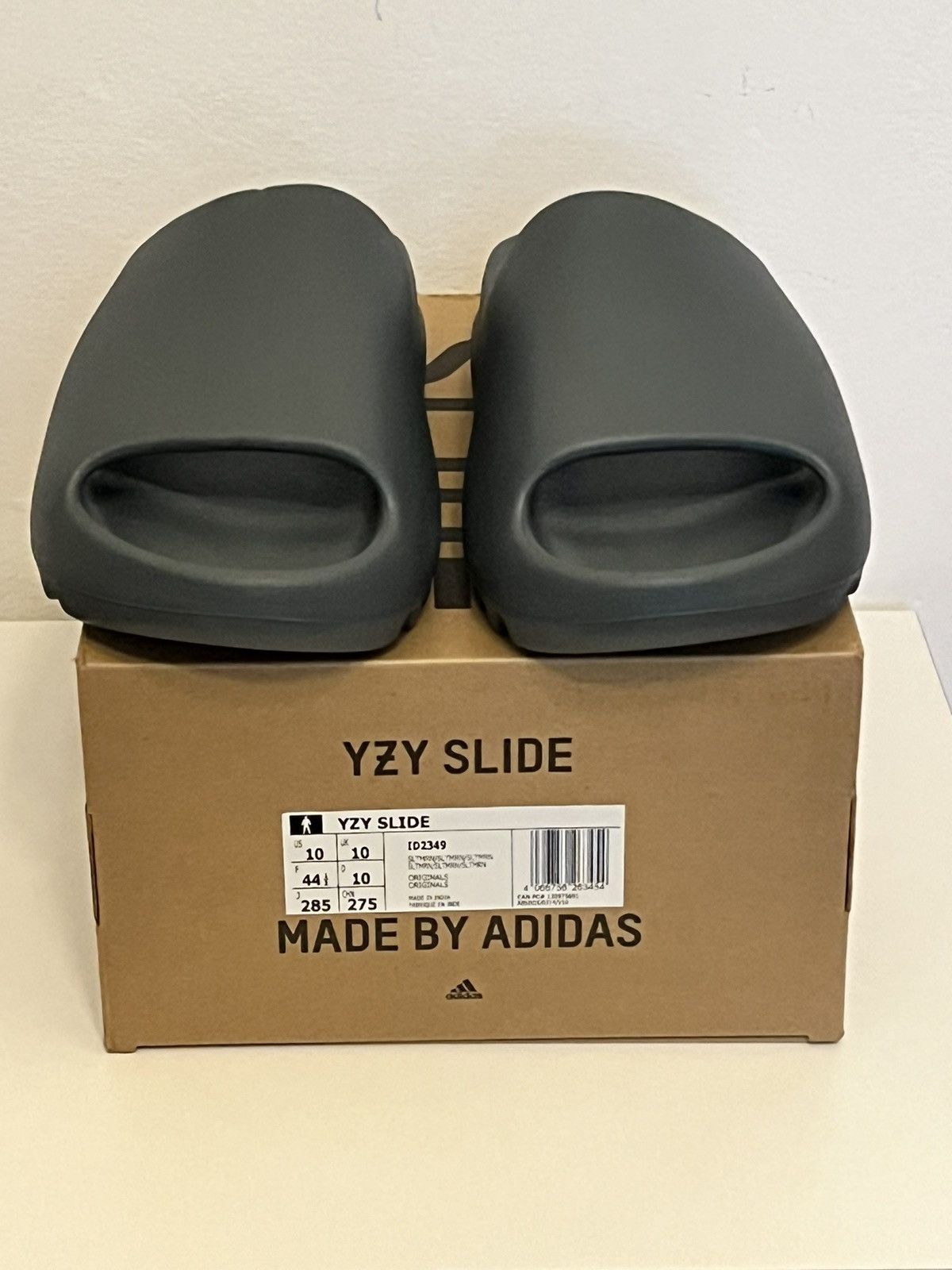 image of Yeezy Season Yeezy Slide Sandals in Grey, Men's (Size 10)