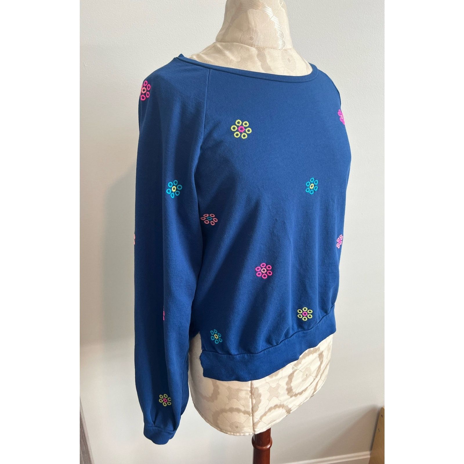 Lilly Pulitzer Lilly Pulitzer Landyn Ditsy Daisy Blue Sweatshirt Medium Size M / US 6-8 / IT 42-44 - 2 Thumbnail