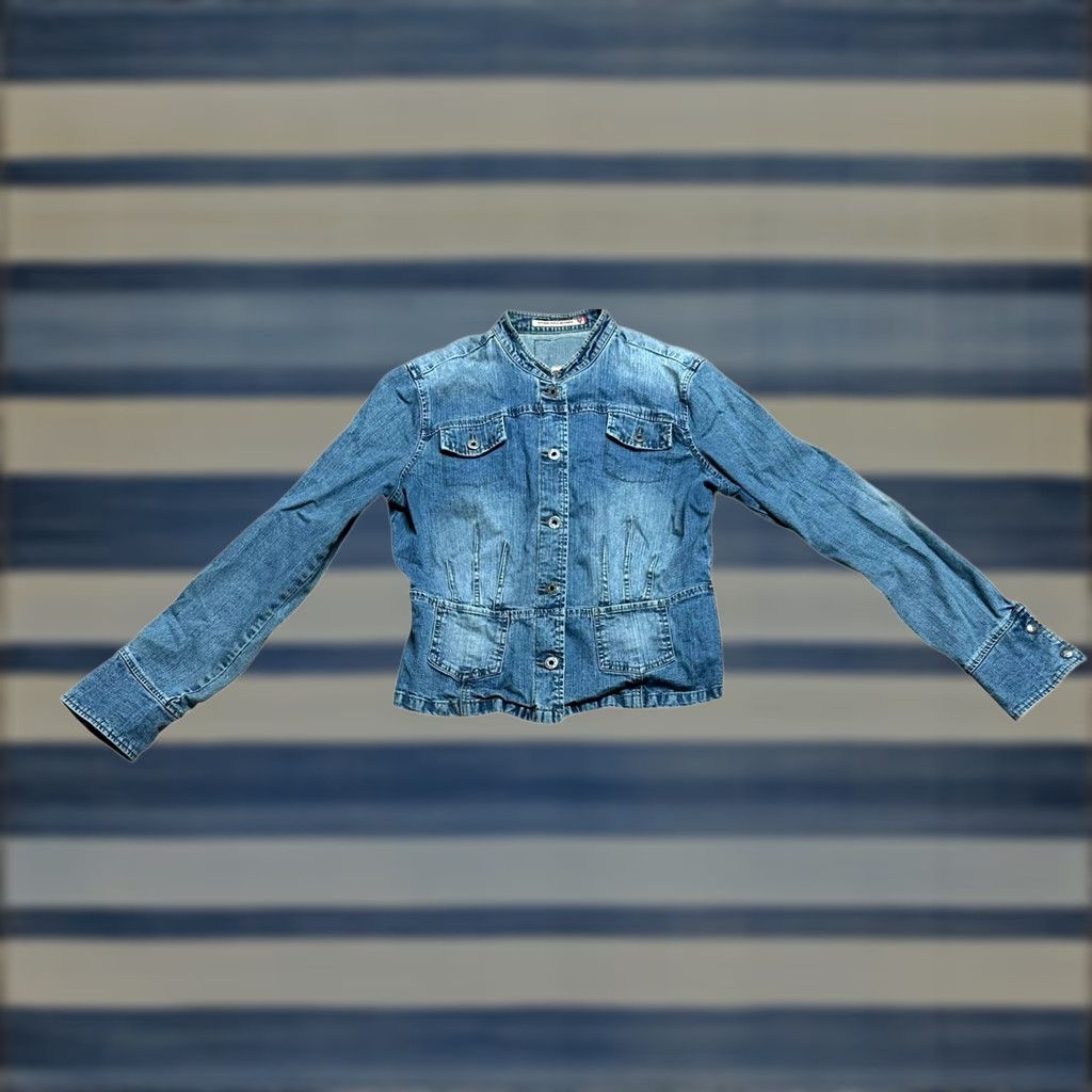 Guess VINTAGE GUESS Denim Tailored Jacket Blue Size XL Women Button Down Jacket Coat Mid-Length Long Sleeve Size 40" / US 18 - 1 Thumbnail