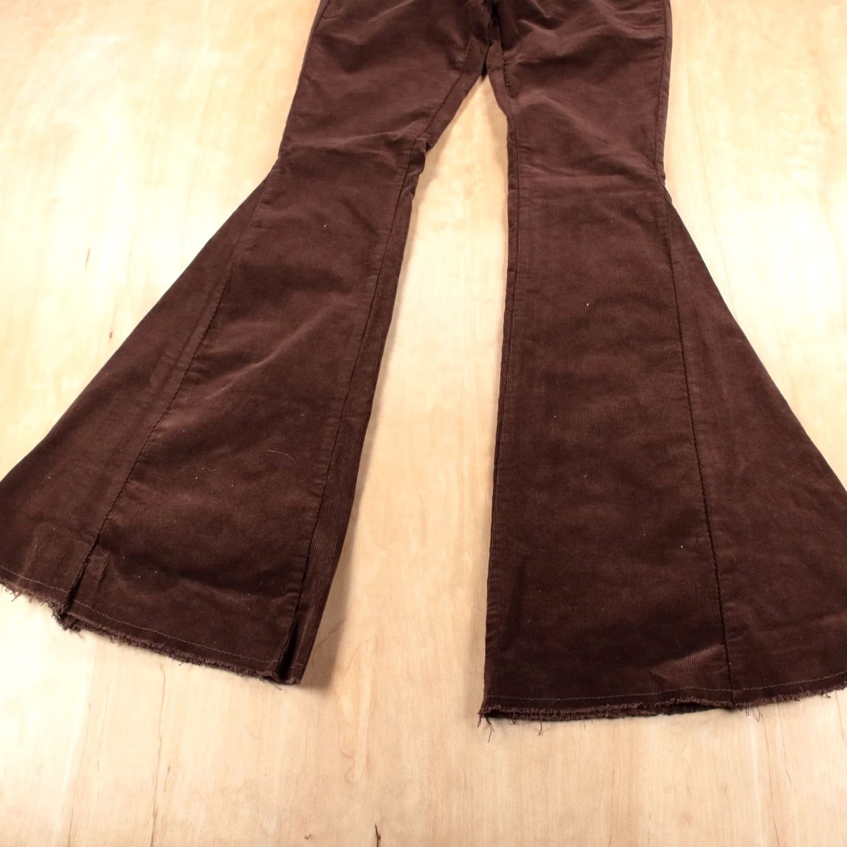 Vintage VINTAGE Wisteria Lane pants Corduroy Flared Bell Bottom High Rise 26x35 Brown Women Size 26" / US 2 / IT 38 - 2 Thumbnail