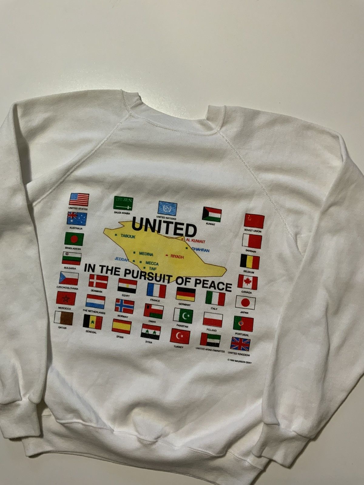 Vintage 1990 Operation Desert Storm Pursuit Peace Flags Sweatshirt Size US L / EU 52-54 / 3 - 4 Thumbnail