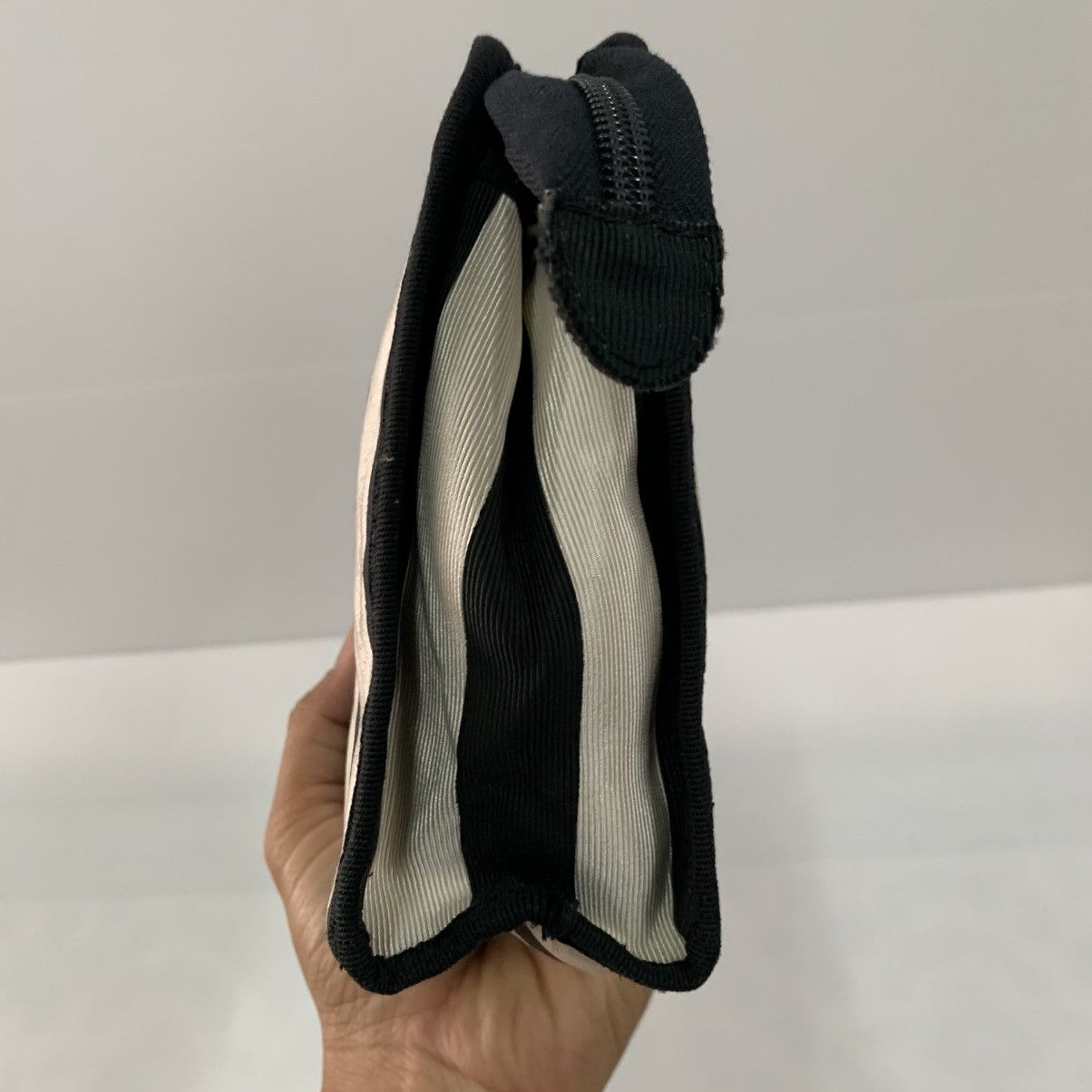 Valentino Valentino Garavani Makeup Clutch Bag Size ONE SIZE - 6 Thumbnail