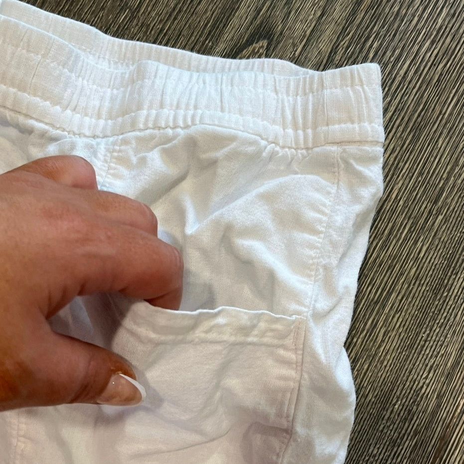 Old Navy Old Navy High Rise Shorts Linen Blend Elastic Waist White L Size 25" / US 0 / IT 36 - 2 Thumbnail