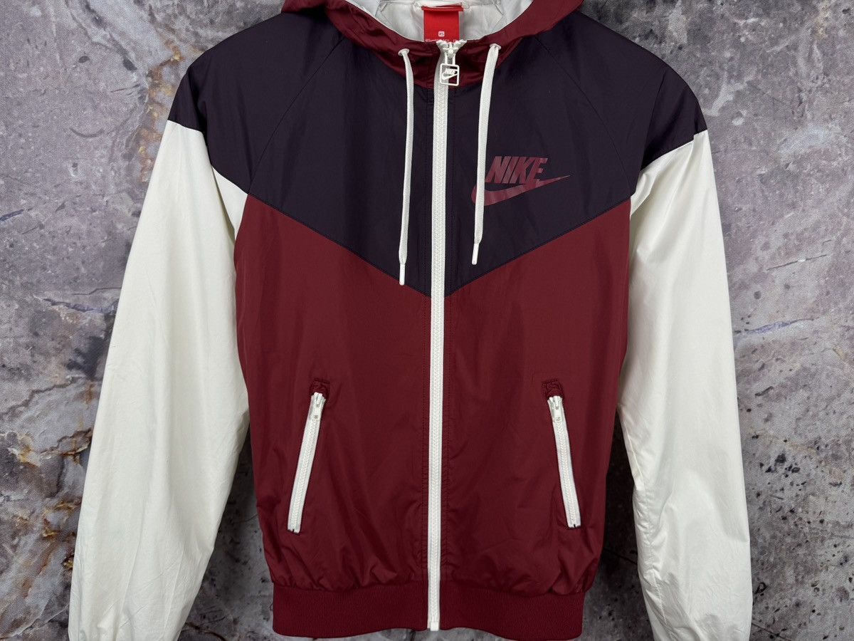 Nike Nike Windbreaker Jacket Burgundy Cream Hooded Full Zip Size XS / US 0-2 / IT 36-38 - 3 Thumbnail