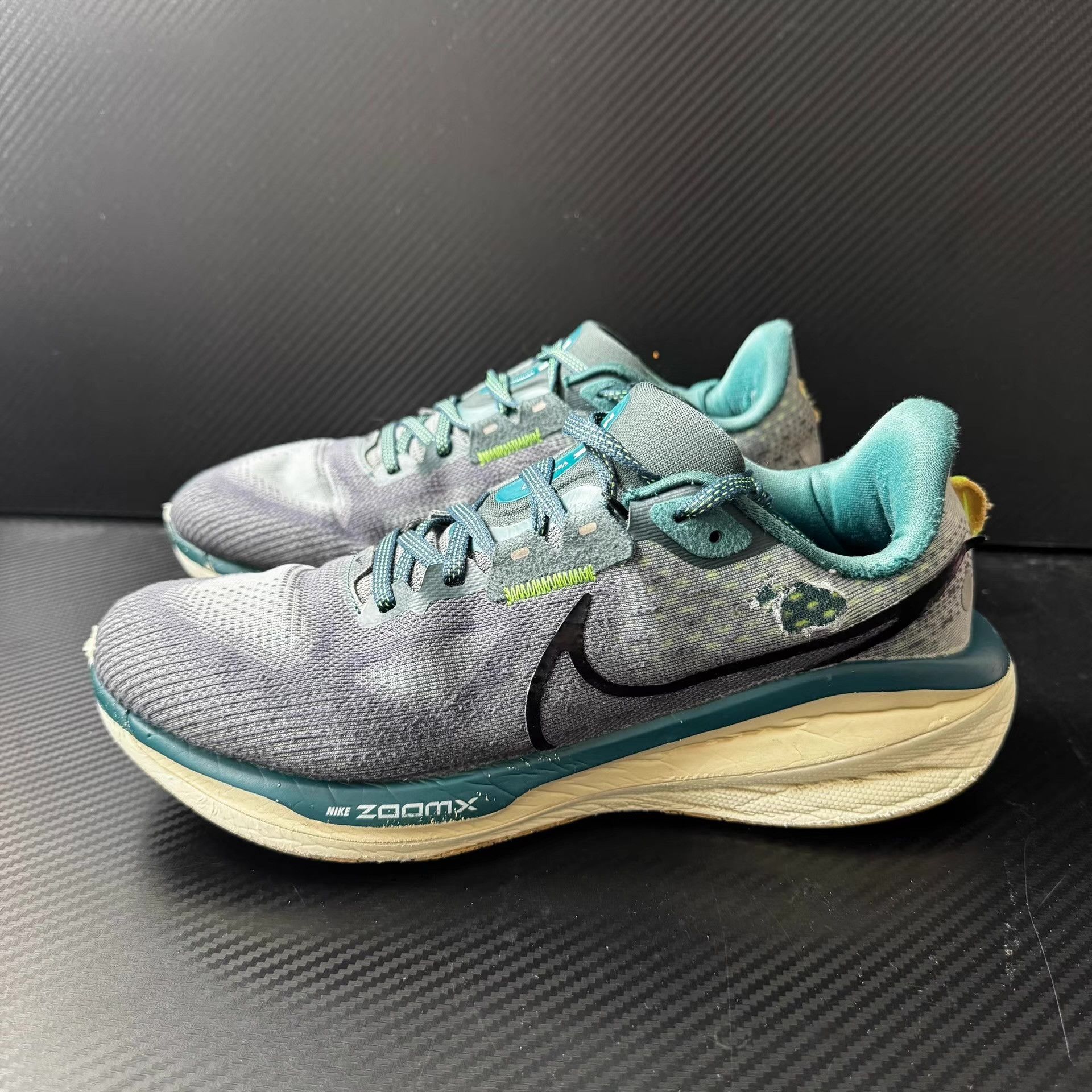 Nike Nike Air Zoom Vomero 17 Q11 Size US 7.5 / EU 40-41 - 1 Thumbnail