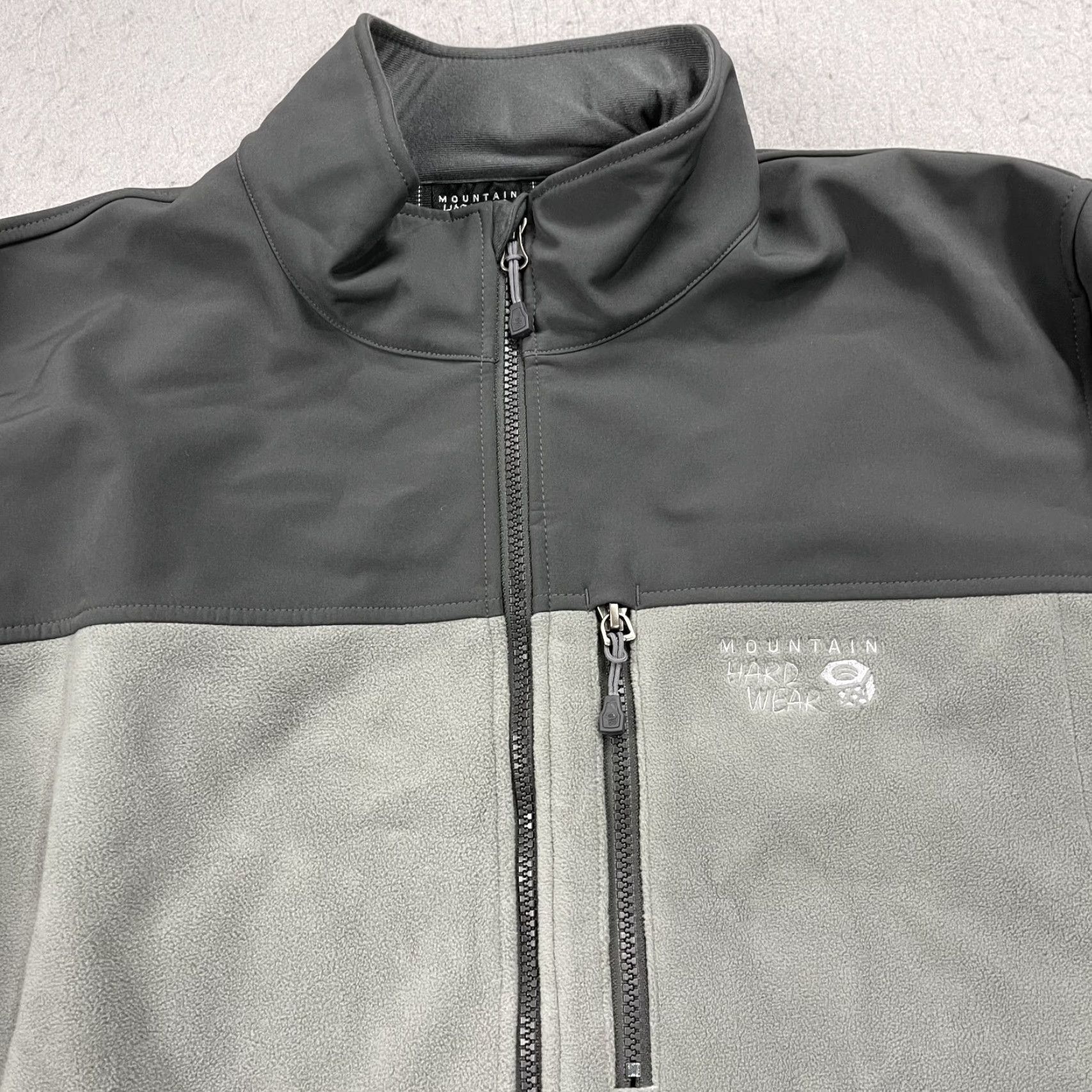 Mountain Hardwear Mountain Hardwear Jacket Mens XL Gray Full Zip Outer Shell Polyester Fleece Logo Outdoor Hiking Bomber Jacket Mens XL Gray Logo Outdoor 90s? Size US XL / EU 56 / 4 - 2 Thumbnail