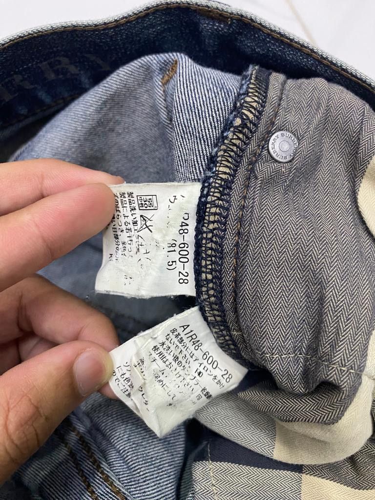 Burberry BURBERRY DISTRESSED DENIM JEANS Size US 31 - 14 Thumbnail