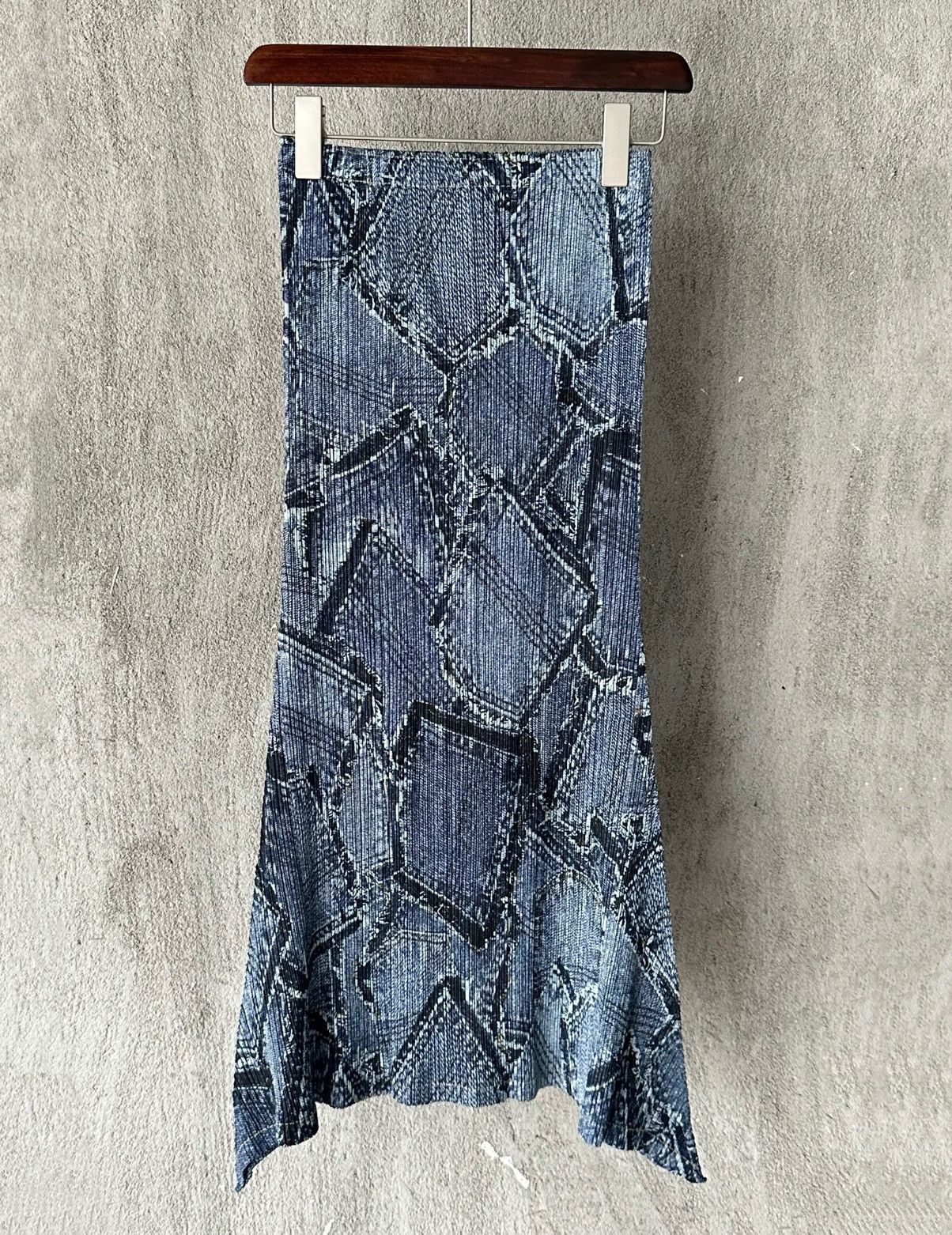 Issey Miyake × Pleats Please Issey Miyake × Vintage Blue denim pocket - printed pleated midi skirt Size S / US 4 / IT 40 - 1 Thumbnail