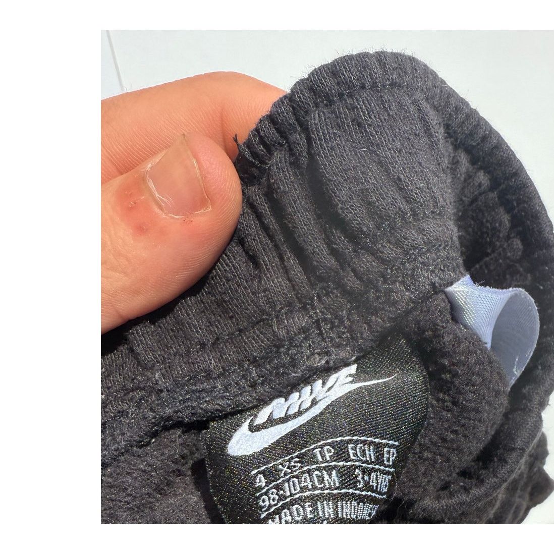 Nike Nike Kids Sweatpants Size US 26 / EU 42 - 2 Thumbnail