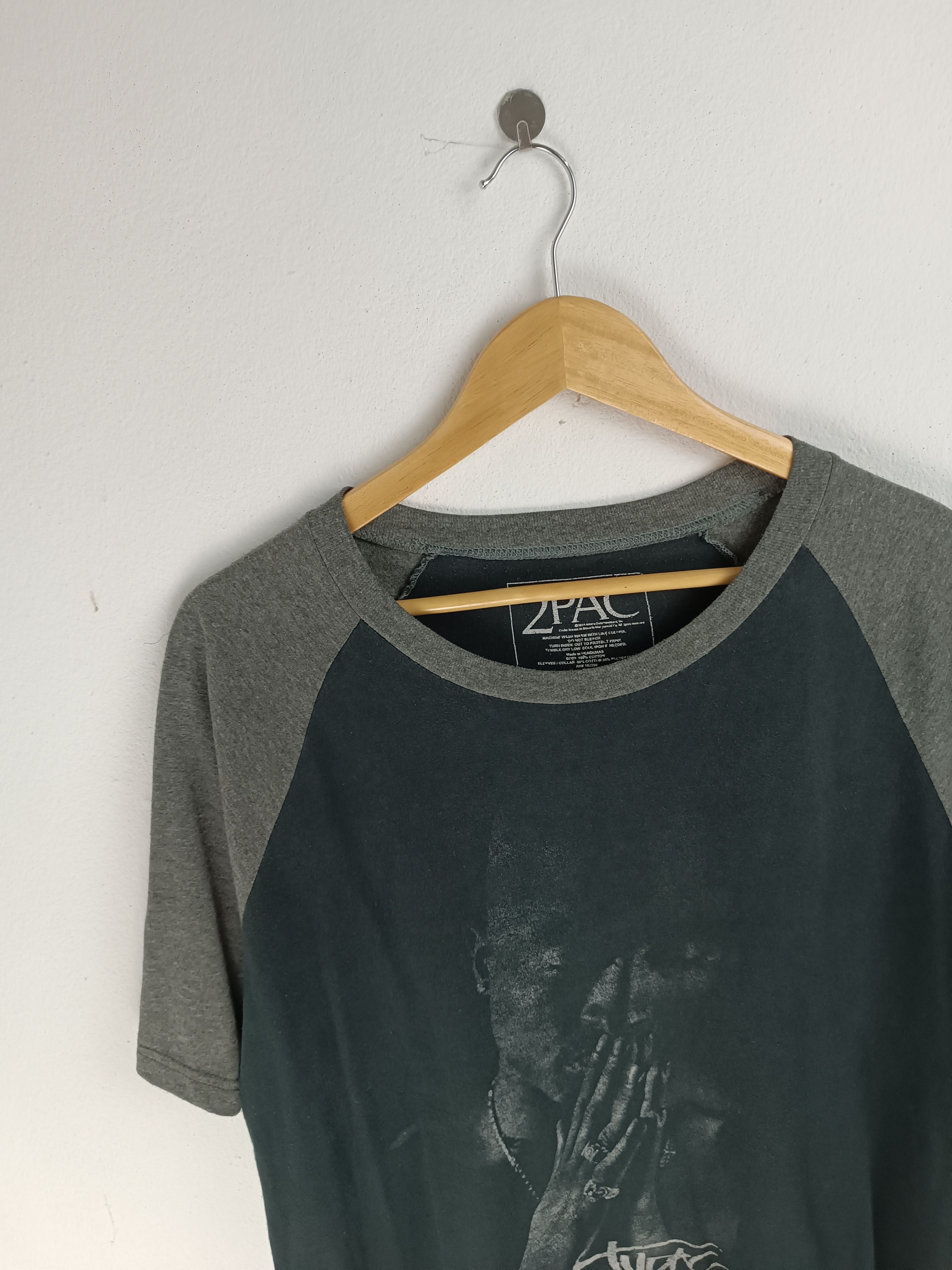Rap Tees THRASHED FADED VINTAGE TUPAC SHAKUR RAP TEES BIGGIE SNOOP Size US XL / EU 56 / 4 - 5 Thumbnail