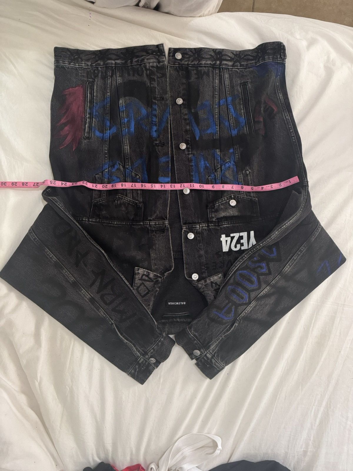 Balenciaga YE24 YEEZY SAMPLE XS RETAIL BALENCIAGA GRAFFITI DENIM JACKET Size US XS / EU 42 / 0 - 2 Thumbnail