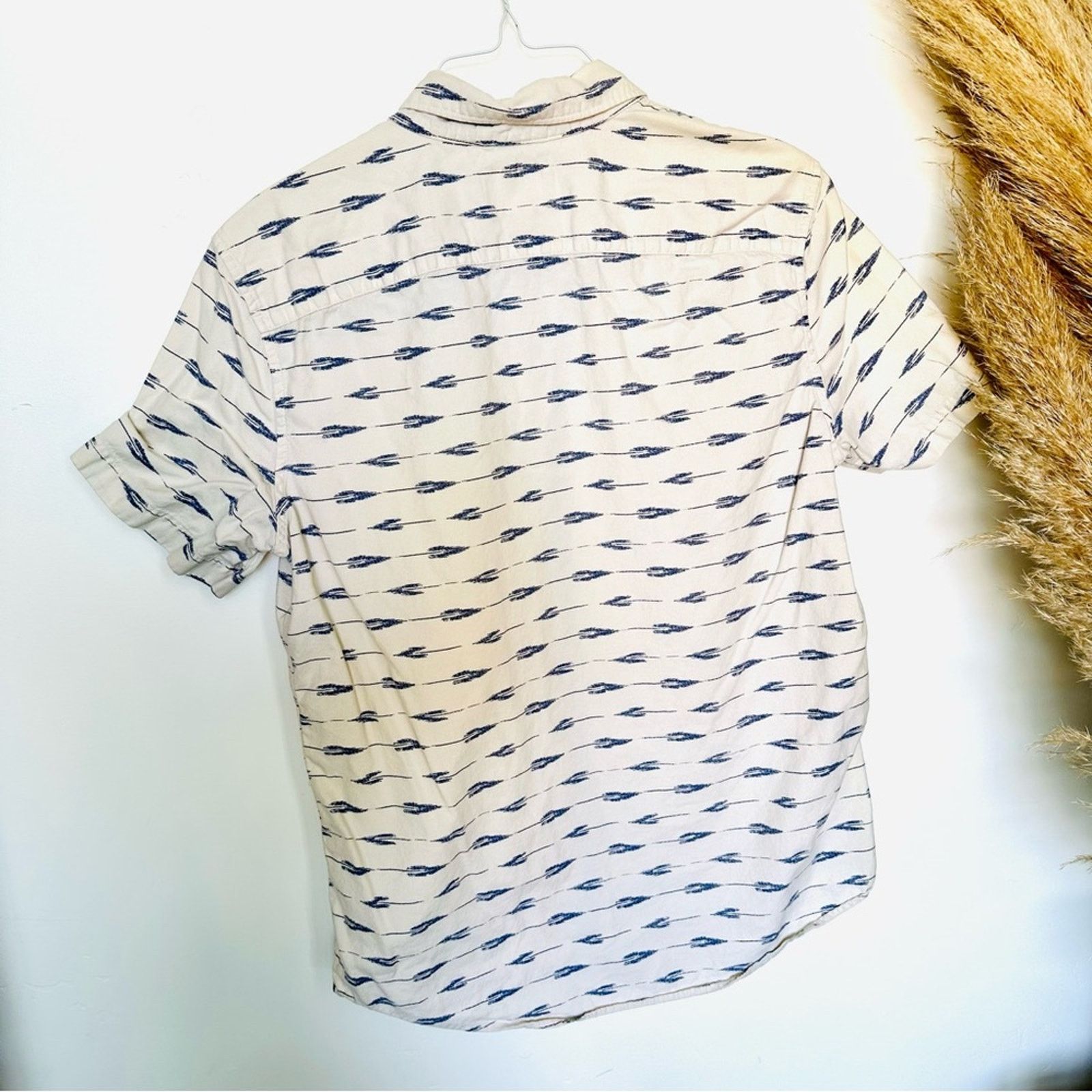 American Eagle Outfitters AMERICAN EAGLE White Blue Striped Button Short Sleeve Shirt Size US L / EU 52-54 / 3 - 5 Thumbnail