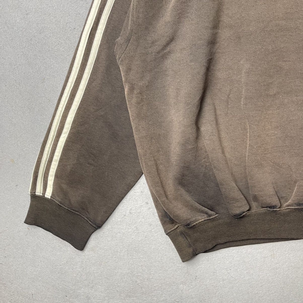 Adidas Vintage Adidas 3-Stripe FIFA 1998 Sweatshirt Size US L / EU 52-54 / 3 - 5 Thumbnail