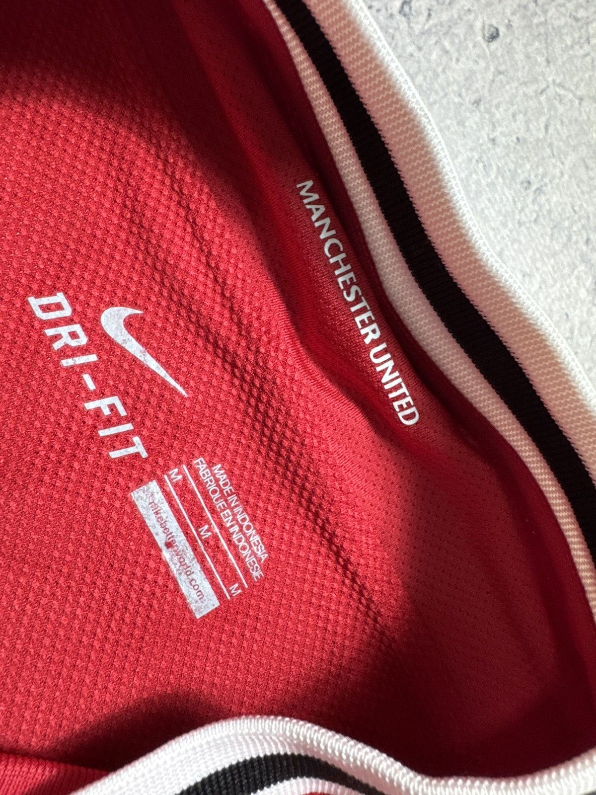 Nike Nike FC Manchester United 2011/2012 Vintage Soccer Jersey Size US M / EU 48-50 / 2 - 7 Thumbnail