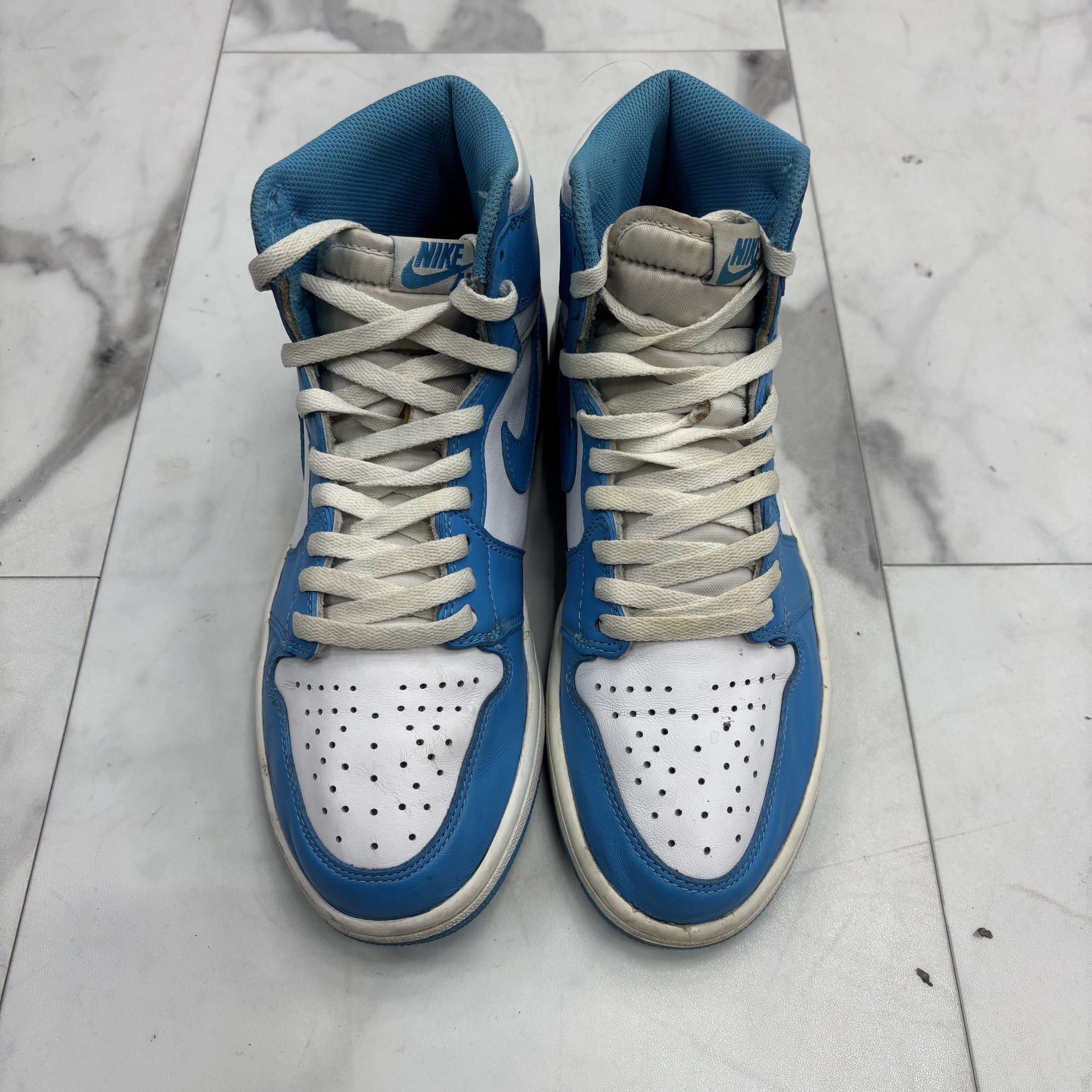 Jordan Brand Jordan 1 Retro High OG "UNC" Size US 8 / EU 41 - 2 Thumbnail