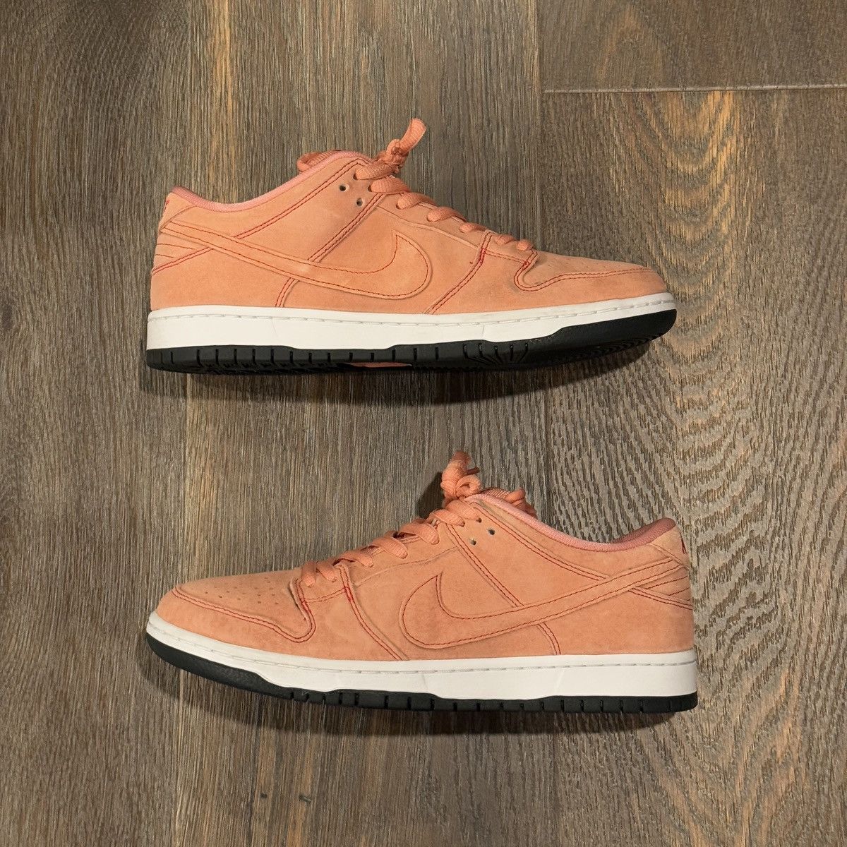 Nike Nike SB Dunk Low Pink Pig Size US 10 / EU 43 - 1 Thumbnail