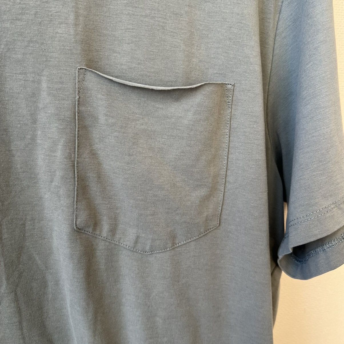 Cuts Cuts Elongated Hem T-Shirt Men’s Sz M Green Chest Pocket 42” Size US M / EU 48-50 / 2 - 3 Thumbnail
