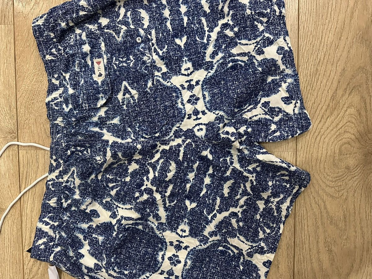 Tommy Hilfiger Tommy Hilfiger Blue & White shorts Size US 35 - 2 Thumbnail