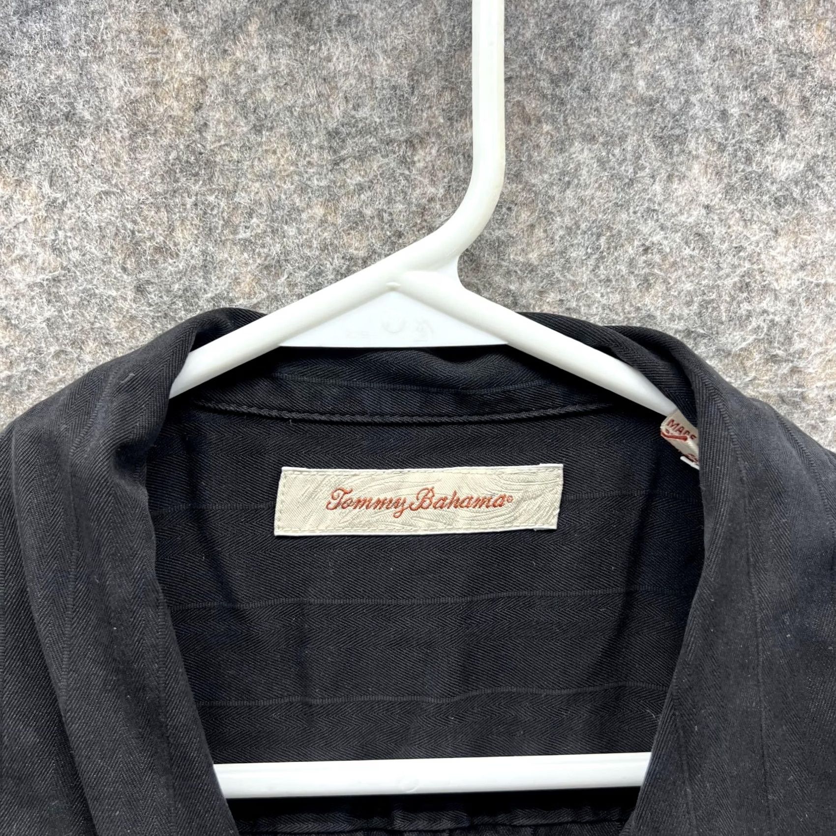 Tommy Bahama VINTAGE? No. Tommy Bahama Shirt Men XL Black Casual Button Down New Year Cheers 2011 Silk Size US XL / EU 56 / 4 - 4 Thumbnail