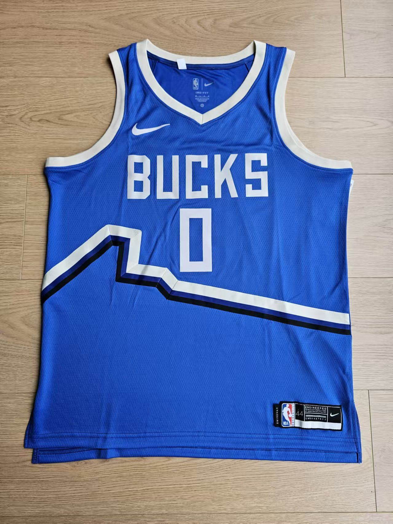 NBA Milwaukee Bucks Damian Lillard Jersey Size US M / EU 48-50 / 2 - 1 Thumbnail
