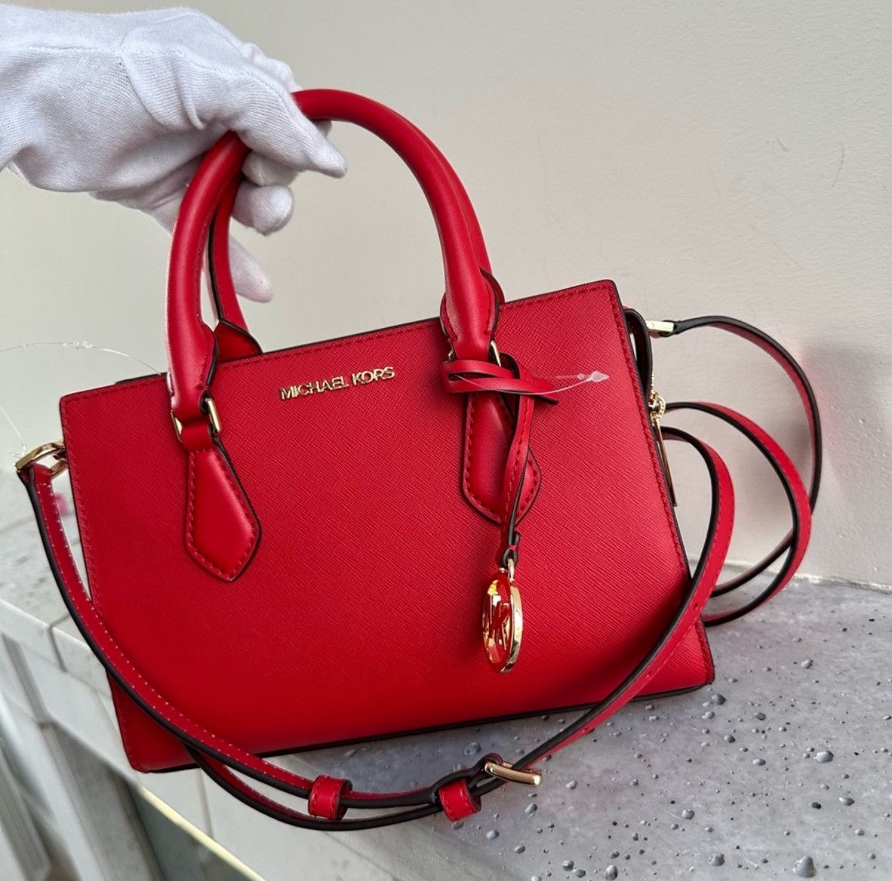 Michael Kors NWT Michael Kors Sheila Small Faux Saffiano Leather Satchel Size ONE SIZE - 11 Thumbnail