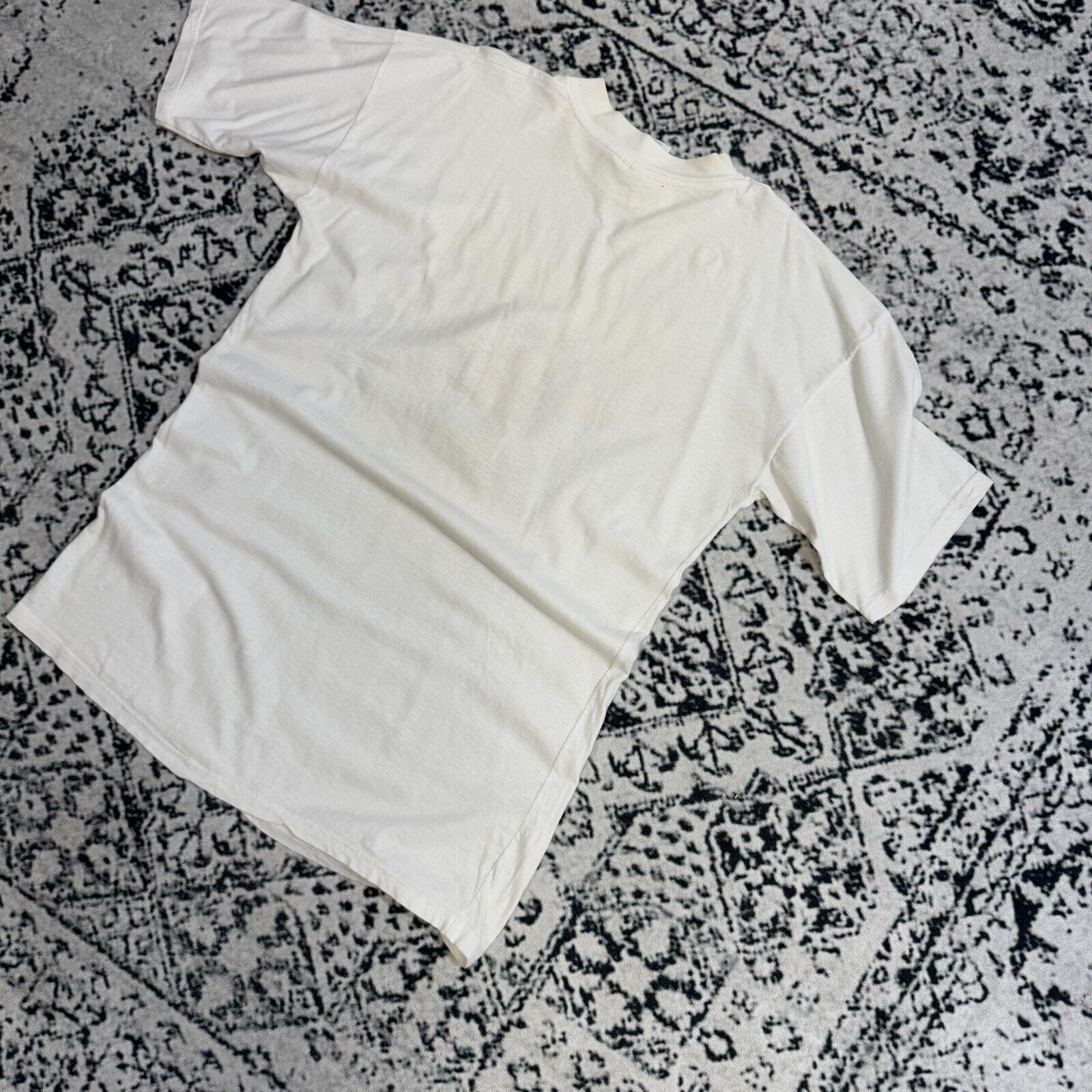Vintage Vintage White Cotton T-Shirt Size XL Garfield 1978 Ski Sking Size US XL / EU 56 / 4 - 10 Thumbnail