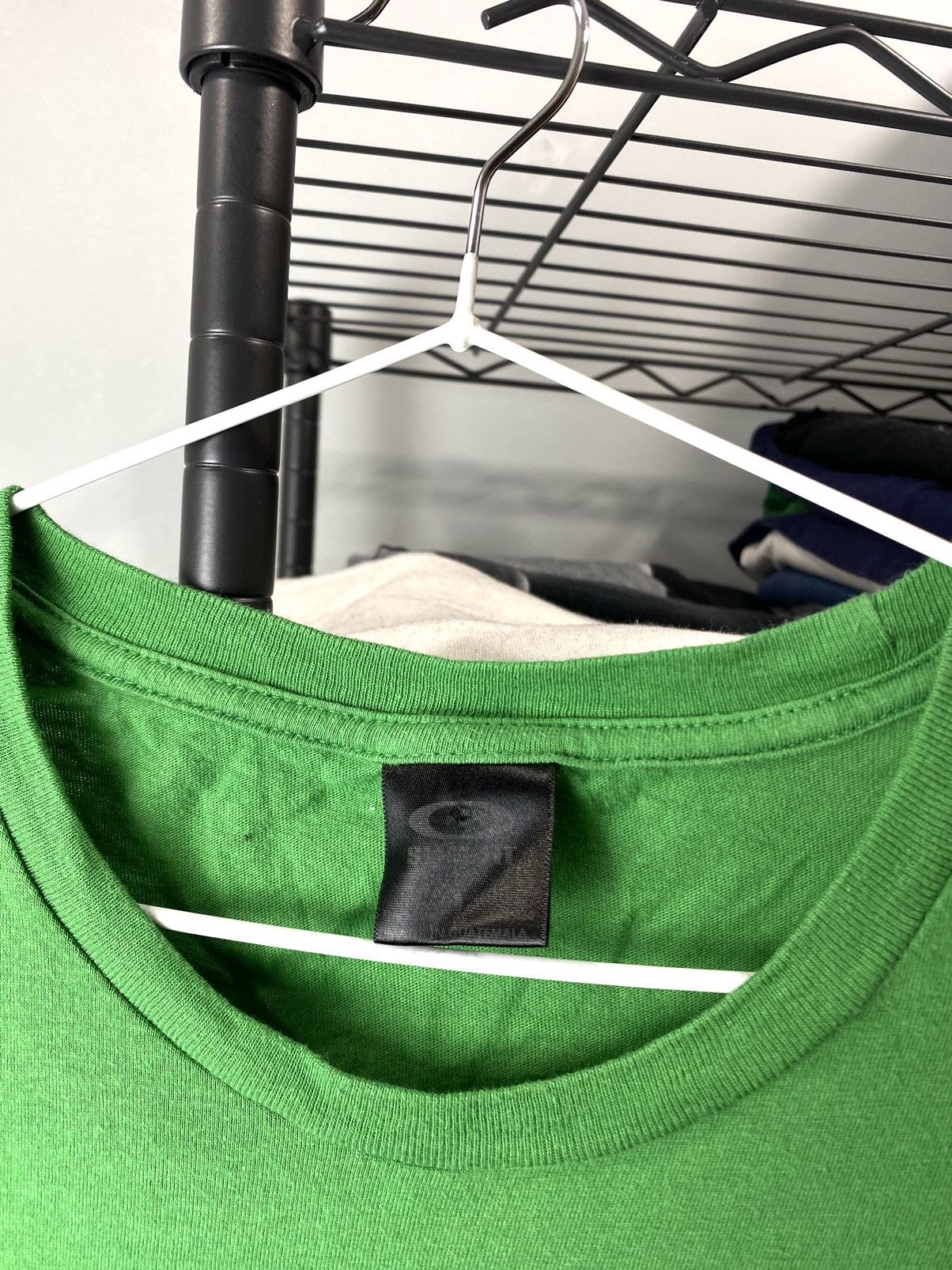 Oakley Vintage 2000’s Oakley T Shirt Center Logo Gorpcore Size US L / EU 52-54 / 3 - 4 Thumbnail