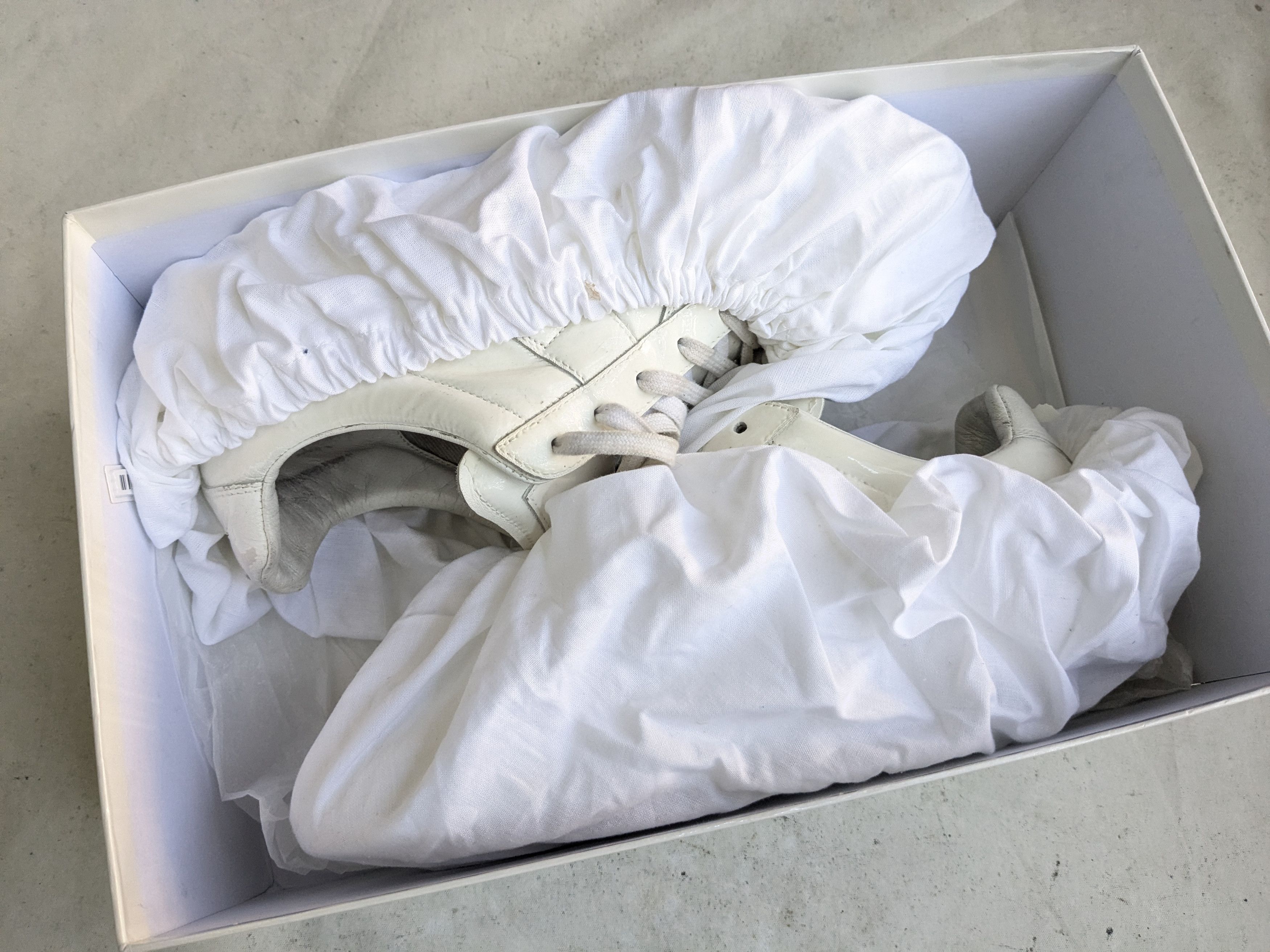 Maison Margiela Maison Margiela Replica Gat White 9 42 Rubber Low Tops Size US 9 / EU 42 - 17 Thumbnail