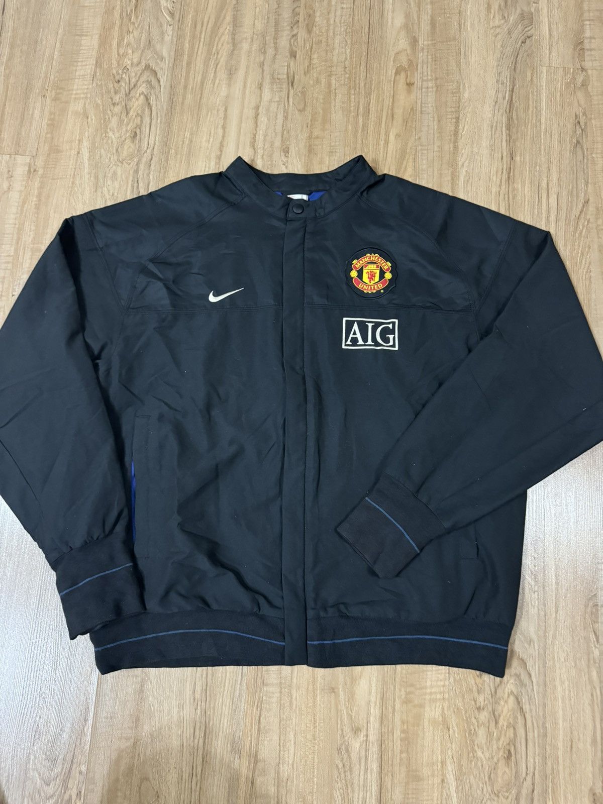 VINTAGE MANCHESTER UNITED AIG NIKE JACKET