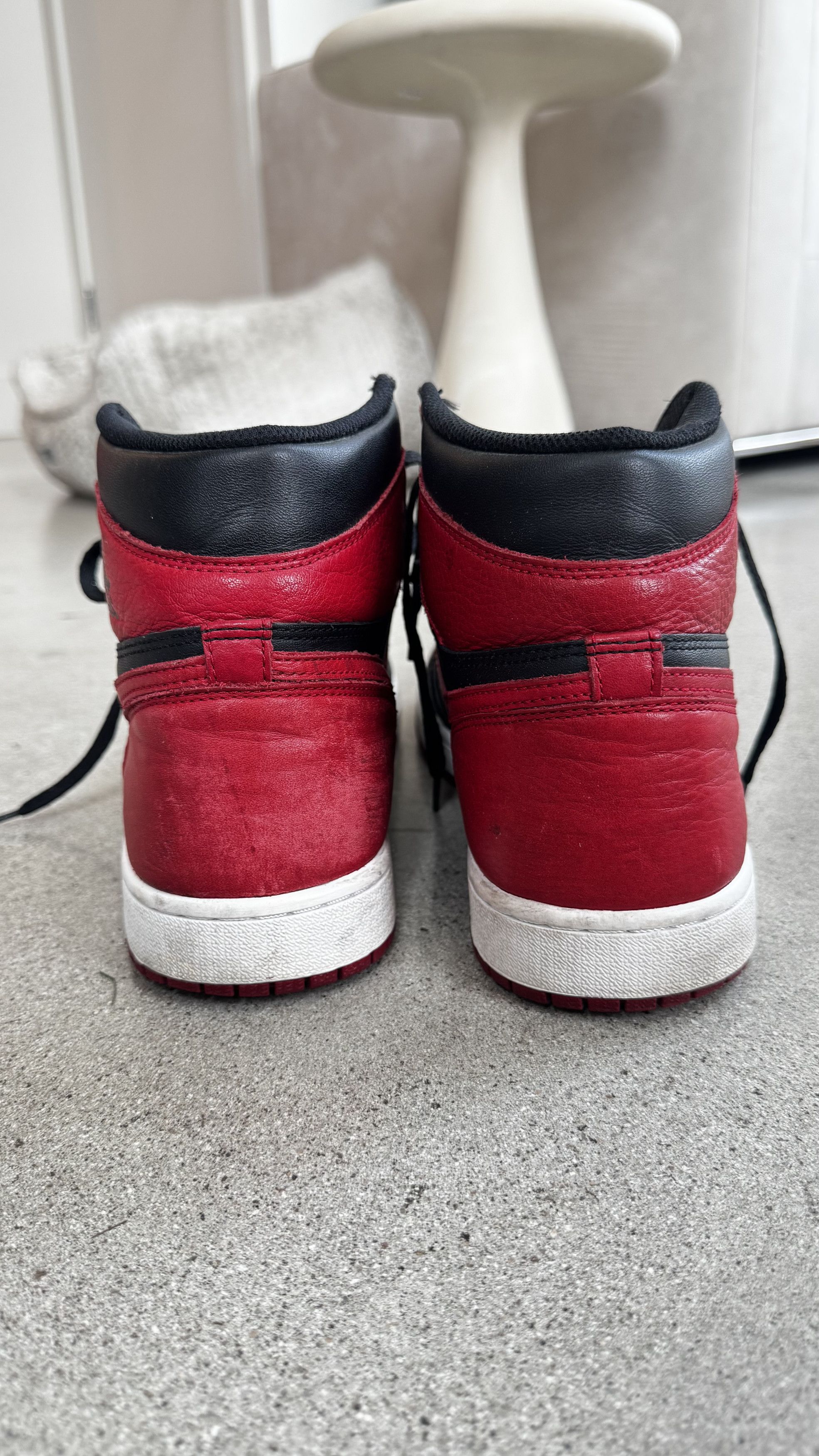 Nike Nike Air Jordan 1 Retro High “Bred / Banned” (2016) Size US 11 / EU 44 - 3 Thumbnail