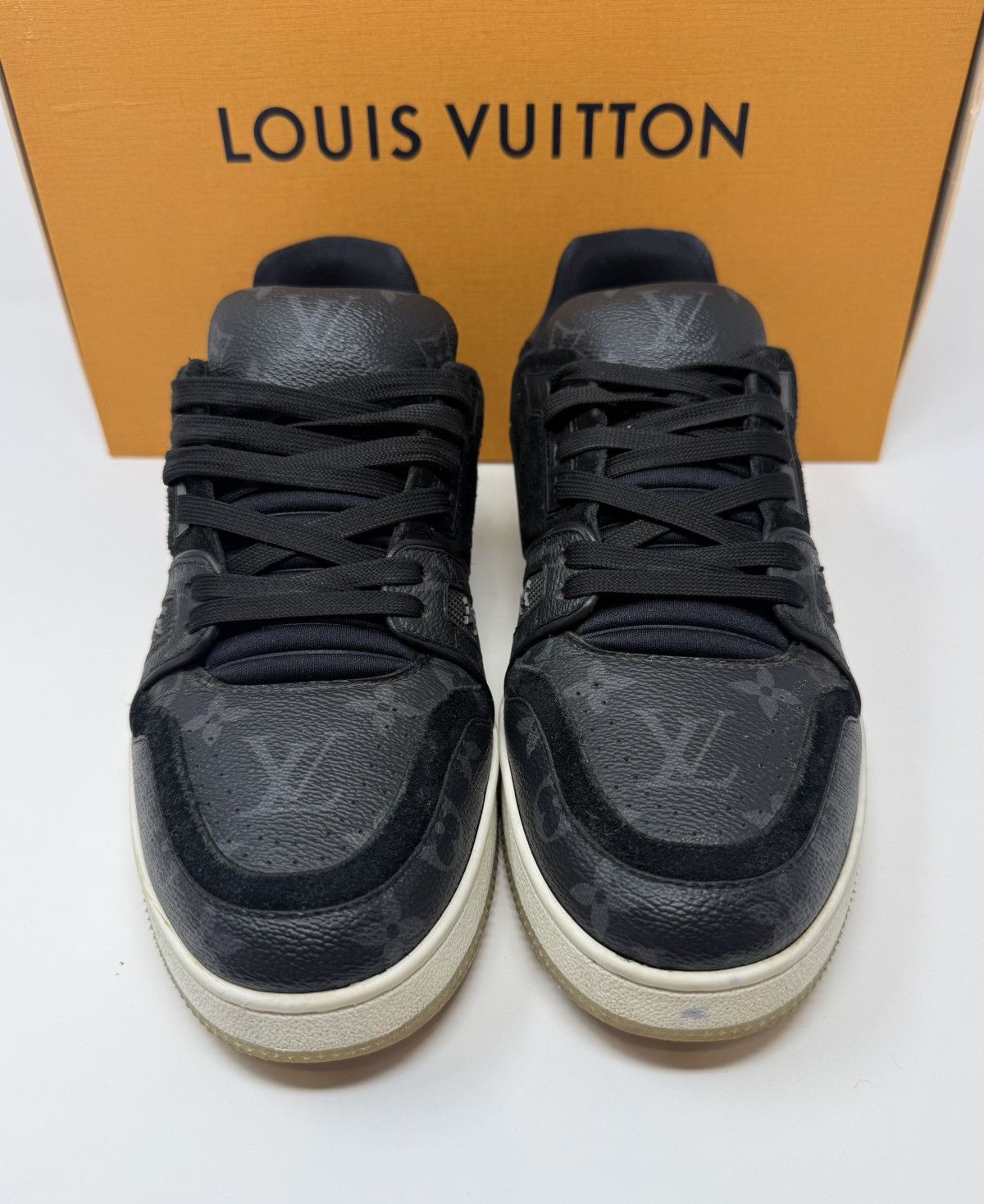 Louis Vuitton Louis Vuitton Trainer Sneaker Black Monogram Size US 9 / EU 42 - 2 Thumbnail