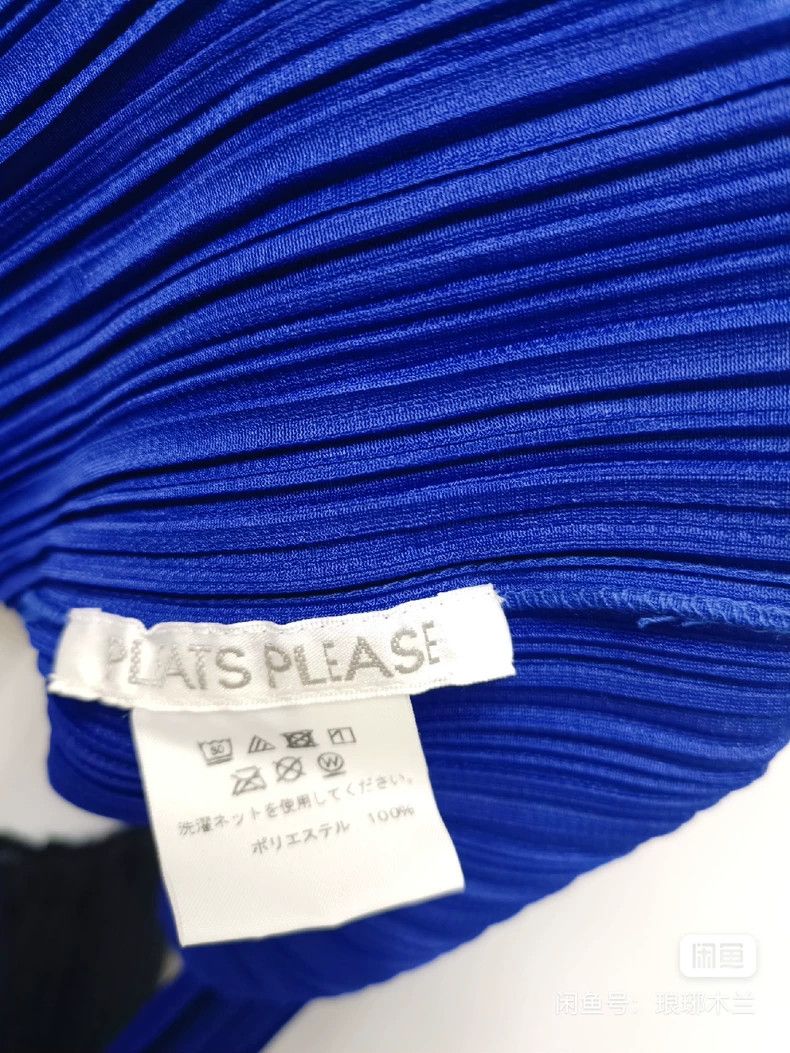 Issey Miyake issey miyake size:4 Blue zippered pleated top 2506-Nextarr Size XXS / US 00 / IT 34 - 2 Thumbnail