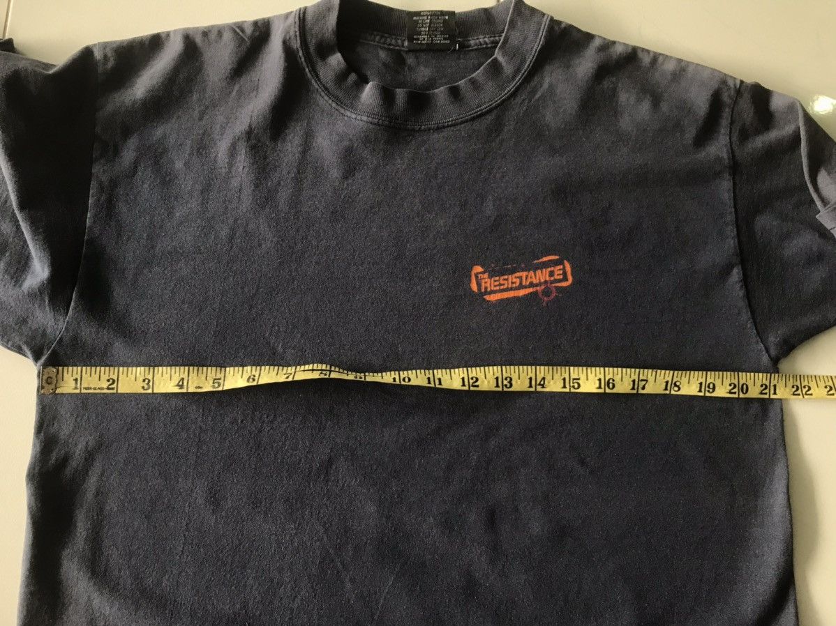 Vintage Vintage The Resistance Movie Snowboarding Tshirt Size US L / EU 52-54 / 3 - 9 Thumbnail