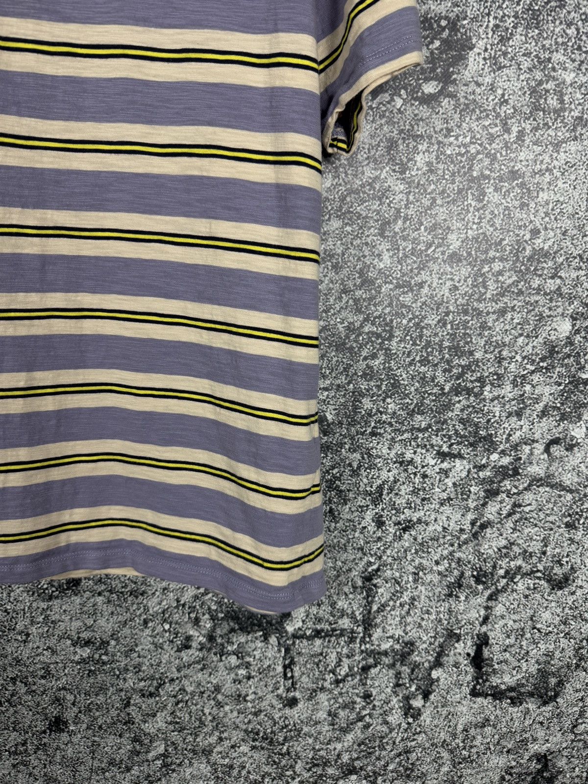 Guess Guess Los Angeles Striped T-Shirt Originals Vintage Size L Size US L / EU 52-54 / 3 - 5 Thumbnail
