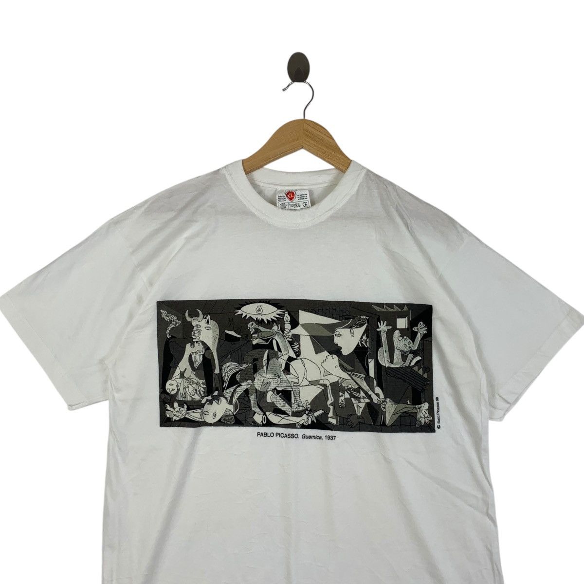 Vintage Vintage 1998 PABLO PICASSO GUERNICA Anti War Tee Shirt Size US XL / EU 56 / 4 - 3 Thumbnail