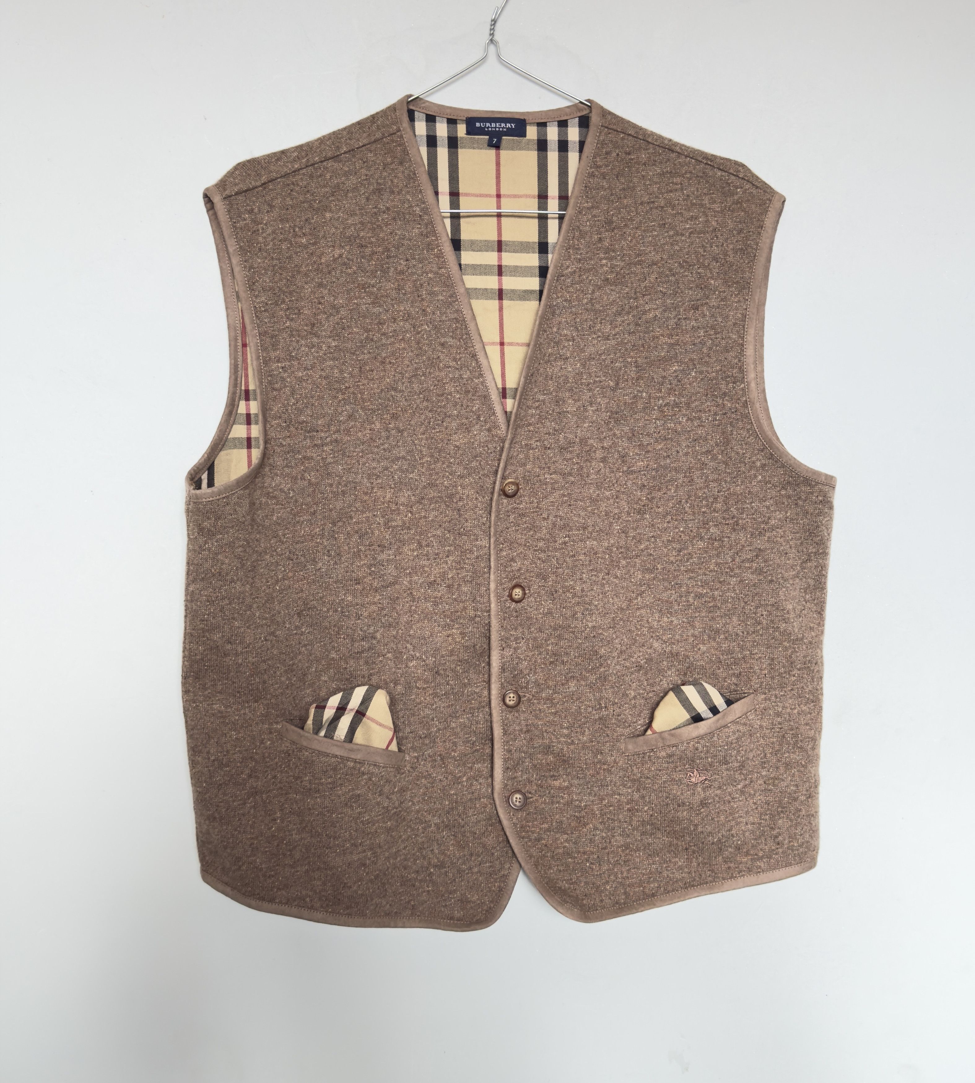 Burberry 🔥 burberry london novacheck wool vest iconic. Rare size L Size US L / EU 52-54 / 3 - 1 Thumbnail