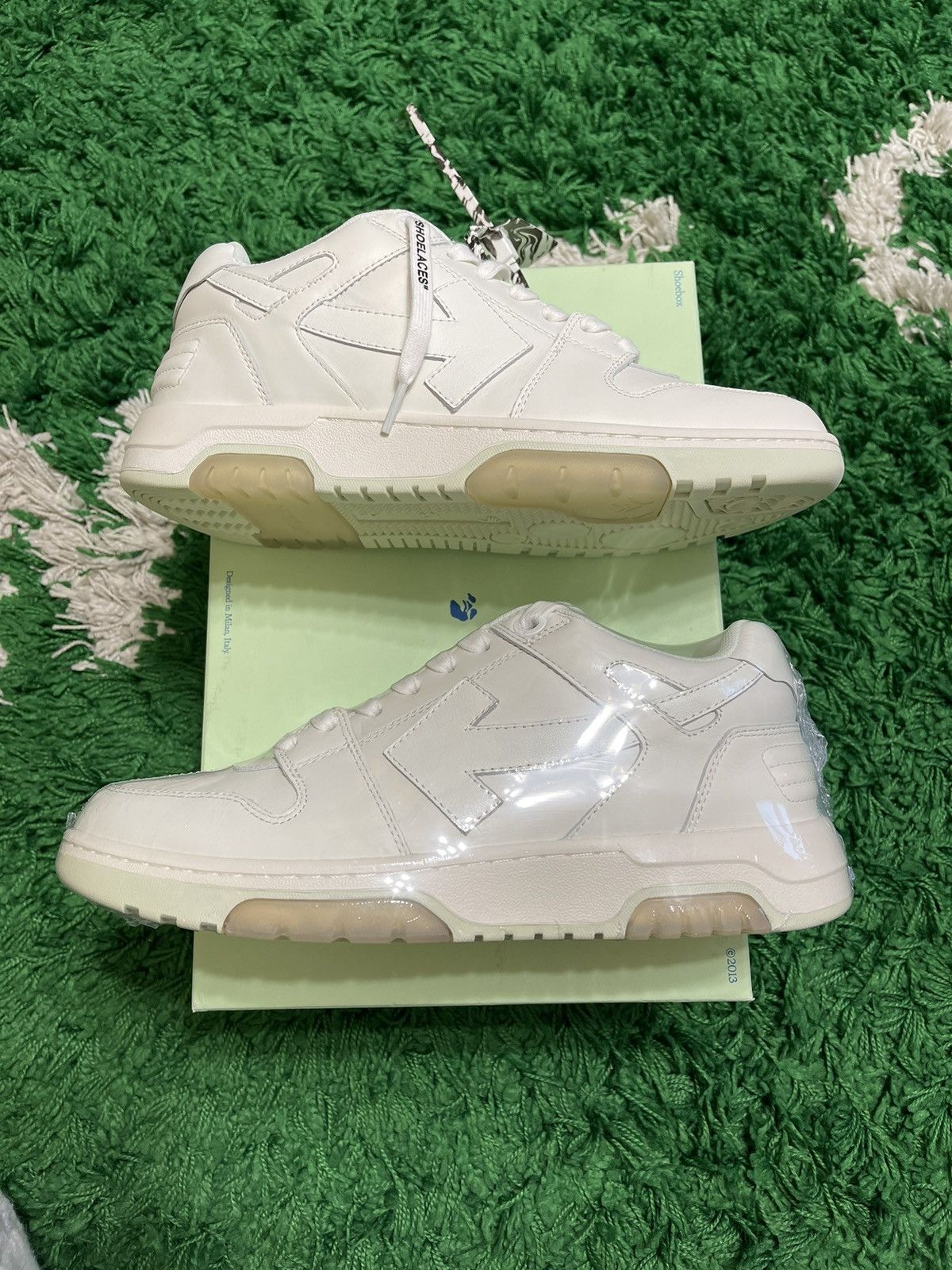 Off-White Out of Office Whiteout