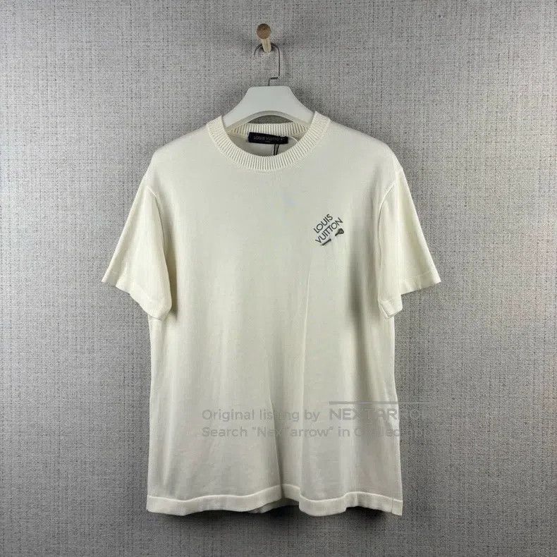 Louis Vuitton Louis Vuitton Solid Chest Pin Logo Print Crew Neck Short S Size US M / EU 48-50 / 2 - 1 Thumbnail