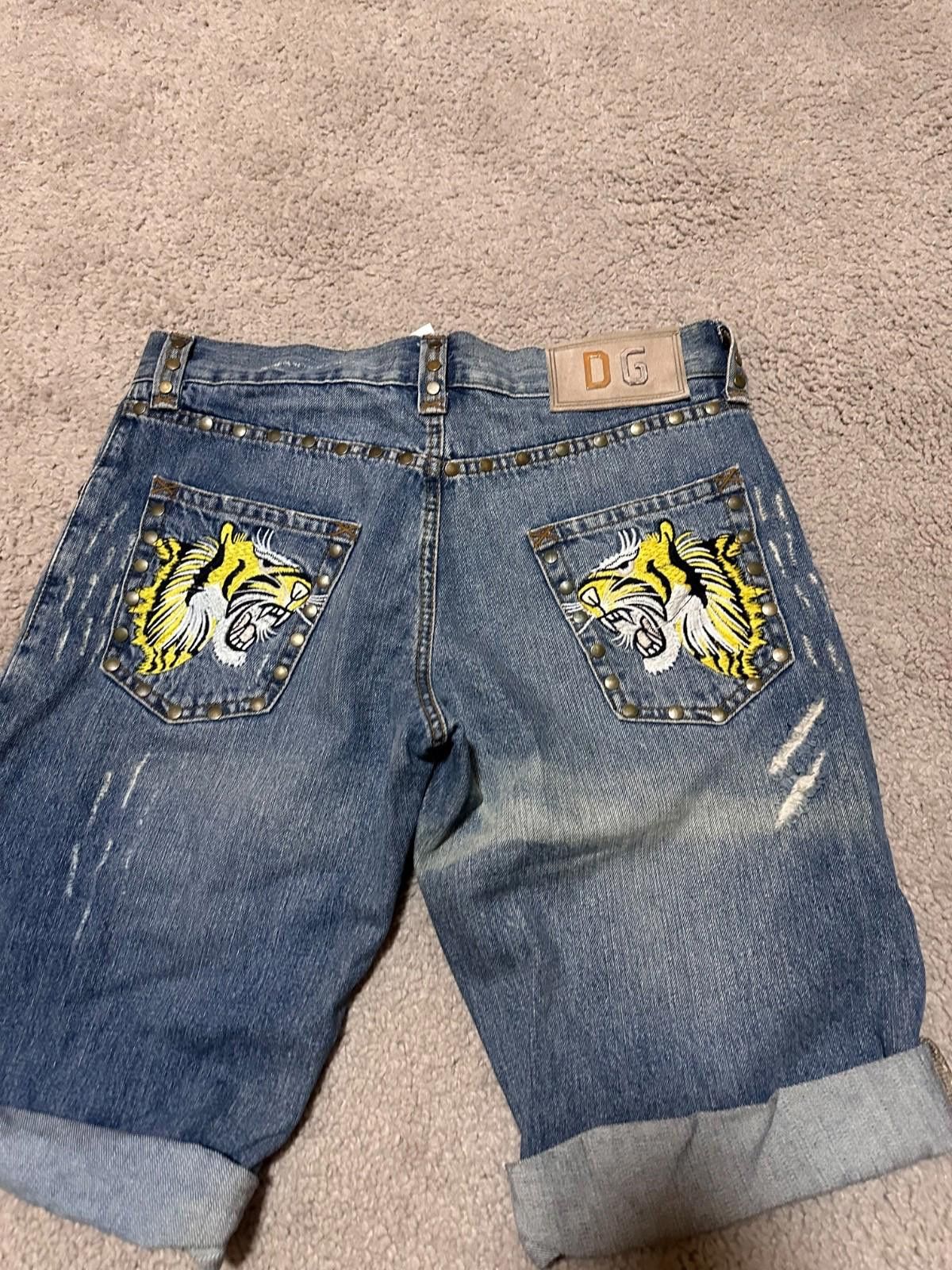 Dolce & Gabbana Dolce & Gabbana DG Tiger Embroidery Studded Denim Shorts M Size 28" / US 6 / IT 42 - 3 Thumbnail