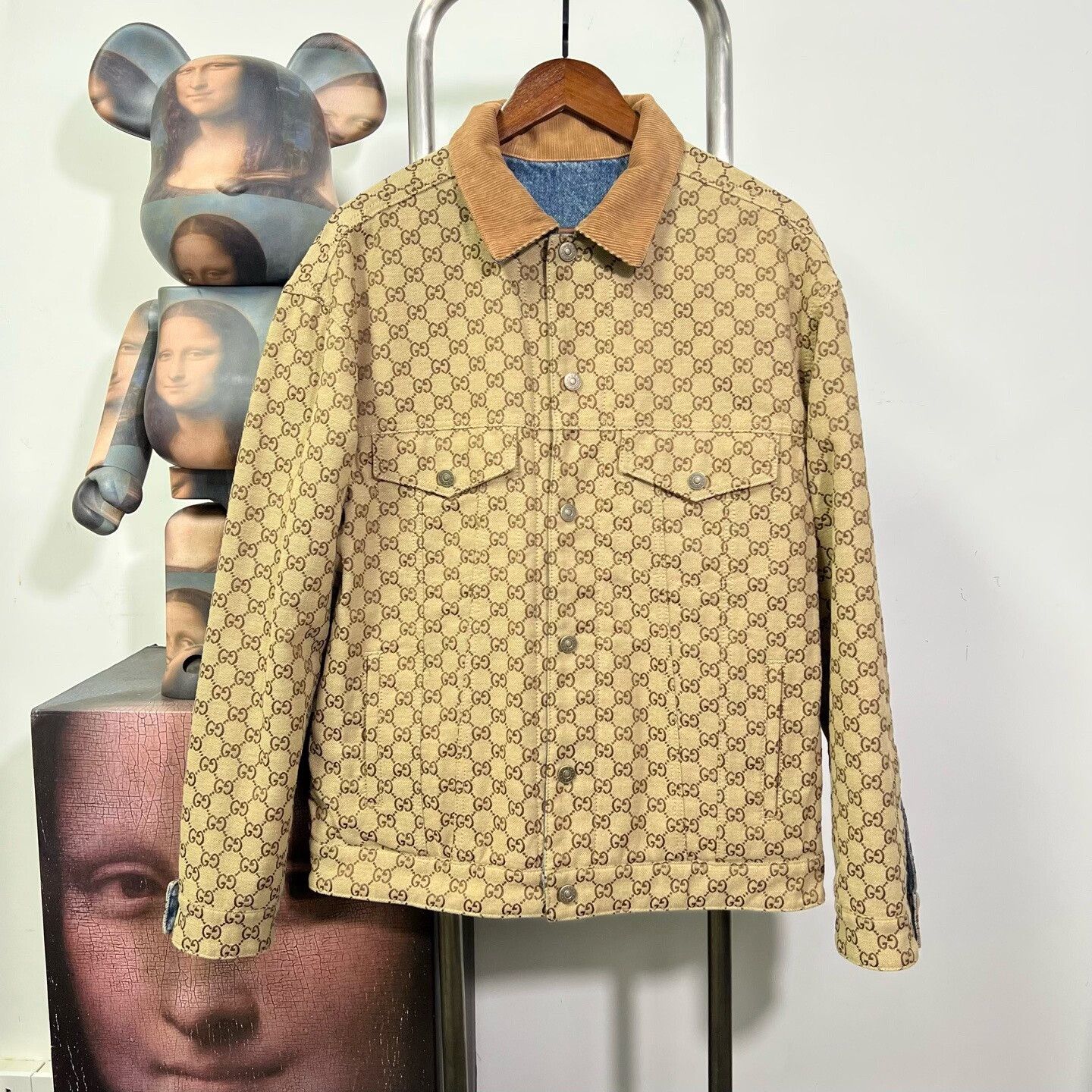 Gucci Gucci Denim Jacket M Women Size M / US 6-8 / IT 42-44 - 1 Thumbnail