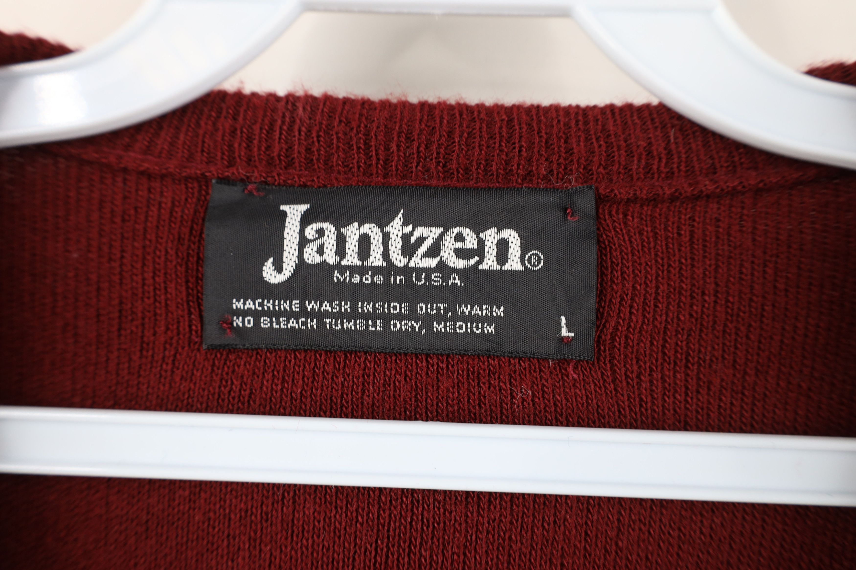 Vintage Vintage 70s Streetwear Ribbed Knit V-Neck Sweater Red USA Size US L / EU 52-54 / 3 - 4 Thumbnail