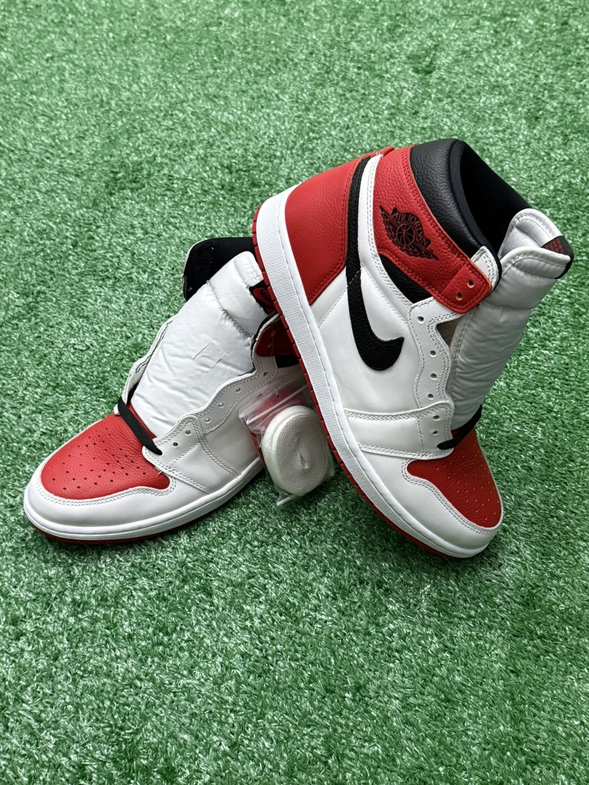 2022 Air Jordan 1 Retro High OG Heritage - Size 11.5