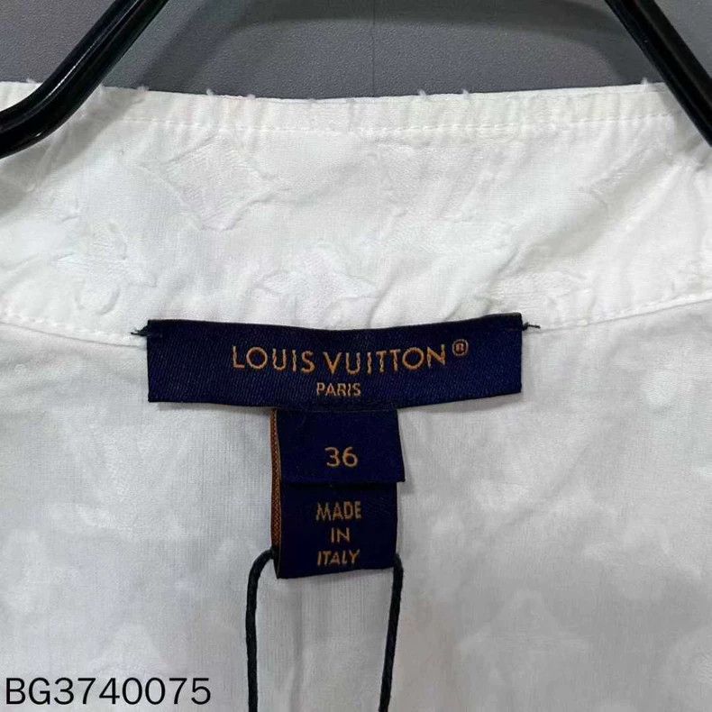 Louis Vuitton Louis Vuitton presbyopic embossed logo short sleeves Size XS / US 0-2 / IT 36-38 - 5 Thumbnail