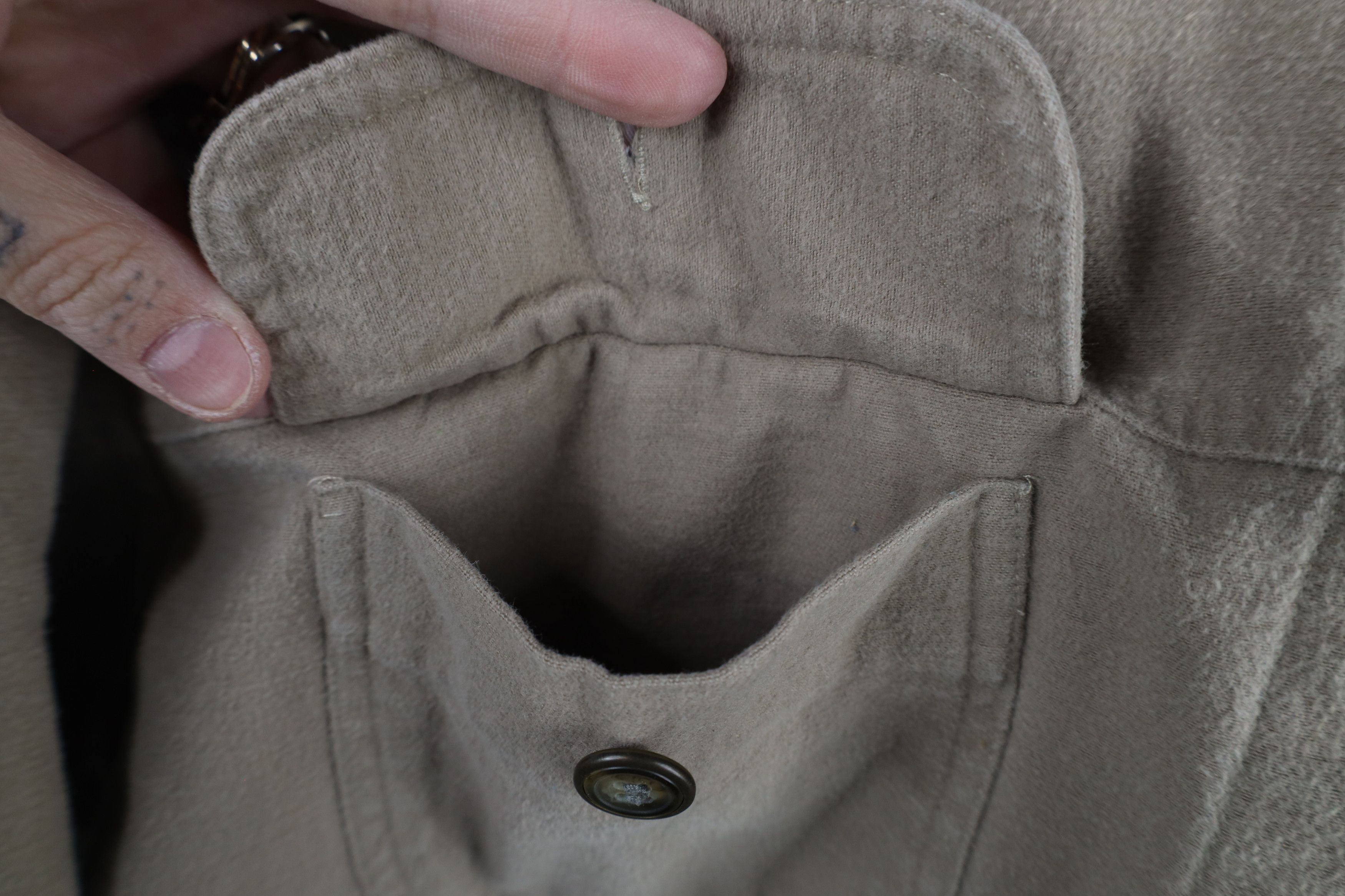 Vintage Vintage 90s Streetwear Heavyweight Cloth Button Shirt Size L / US 10 / IT 46 - 6 Thumbnail