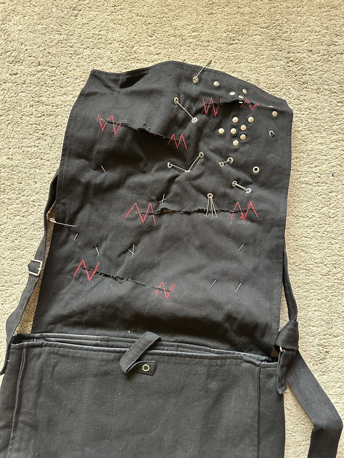h.NAOTO 2000s H Naoto Safety Pin Sling Bag Size ONE SIZE - 7 Thumbnail